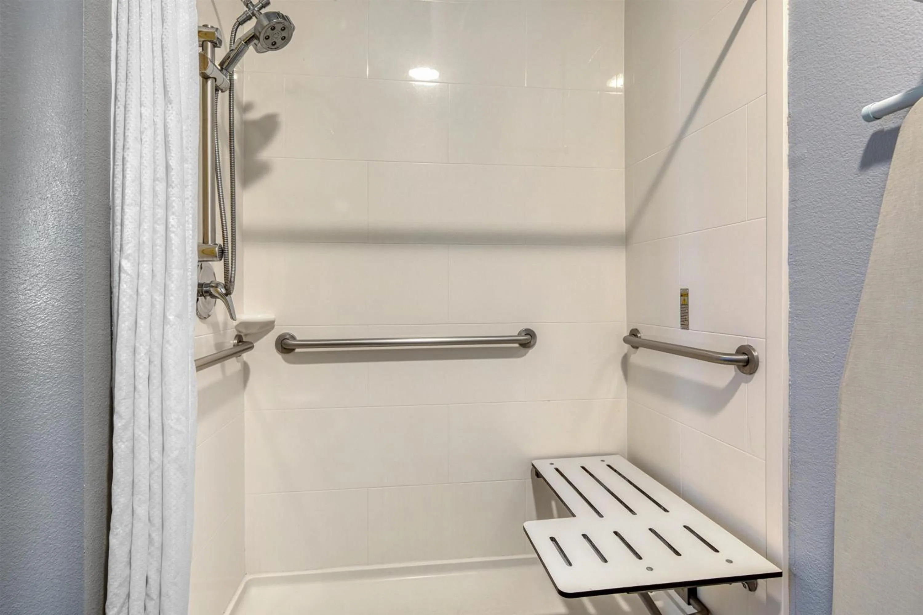 Bathroom in Best Western Lake Conroe Inn