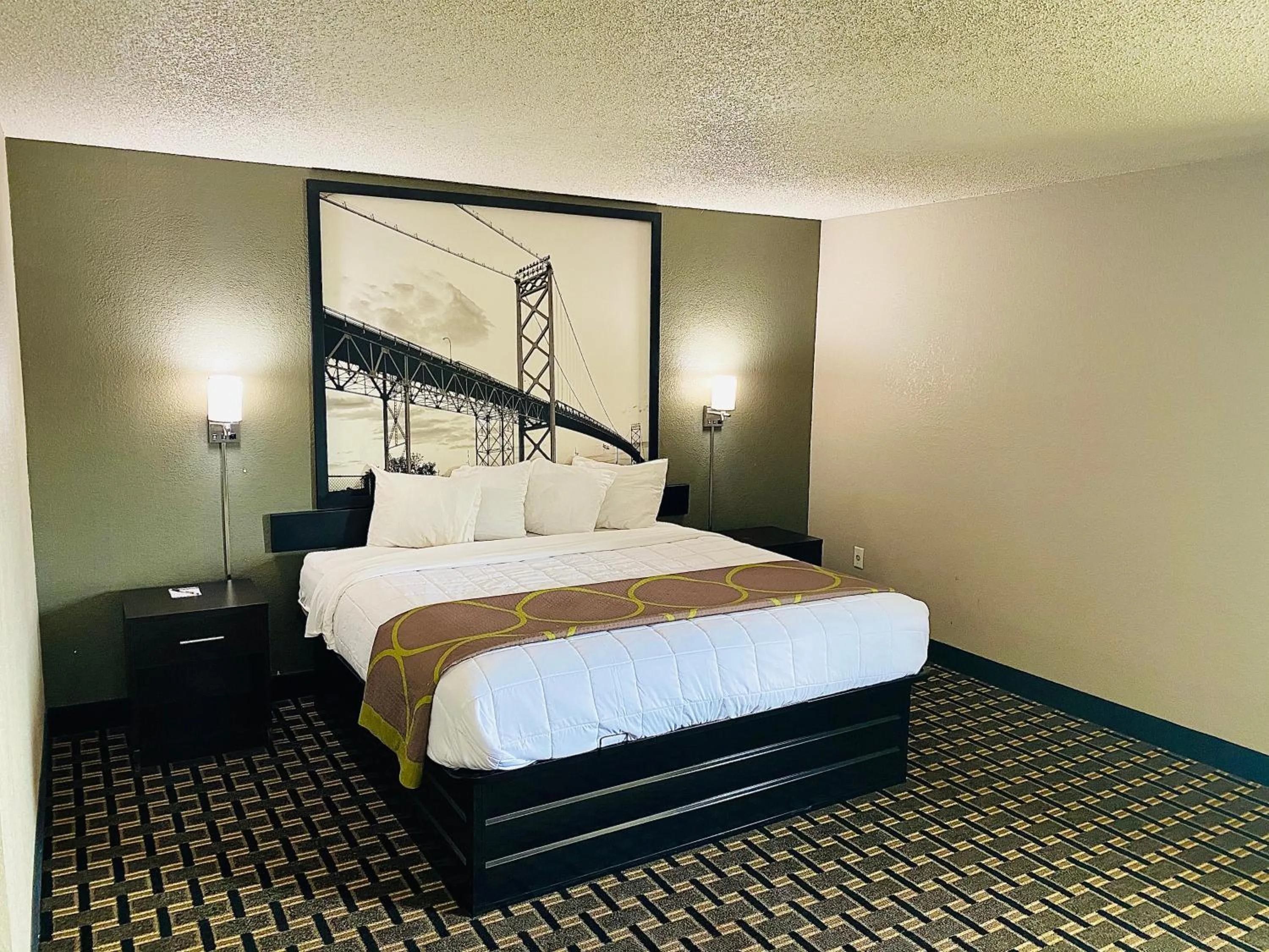 Bed in Super 8 Grand Rapids City Center