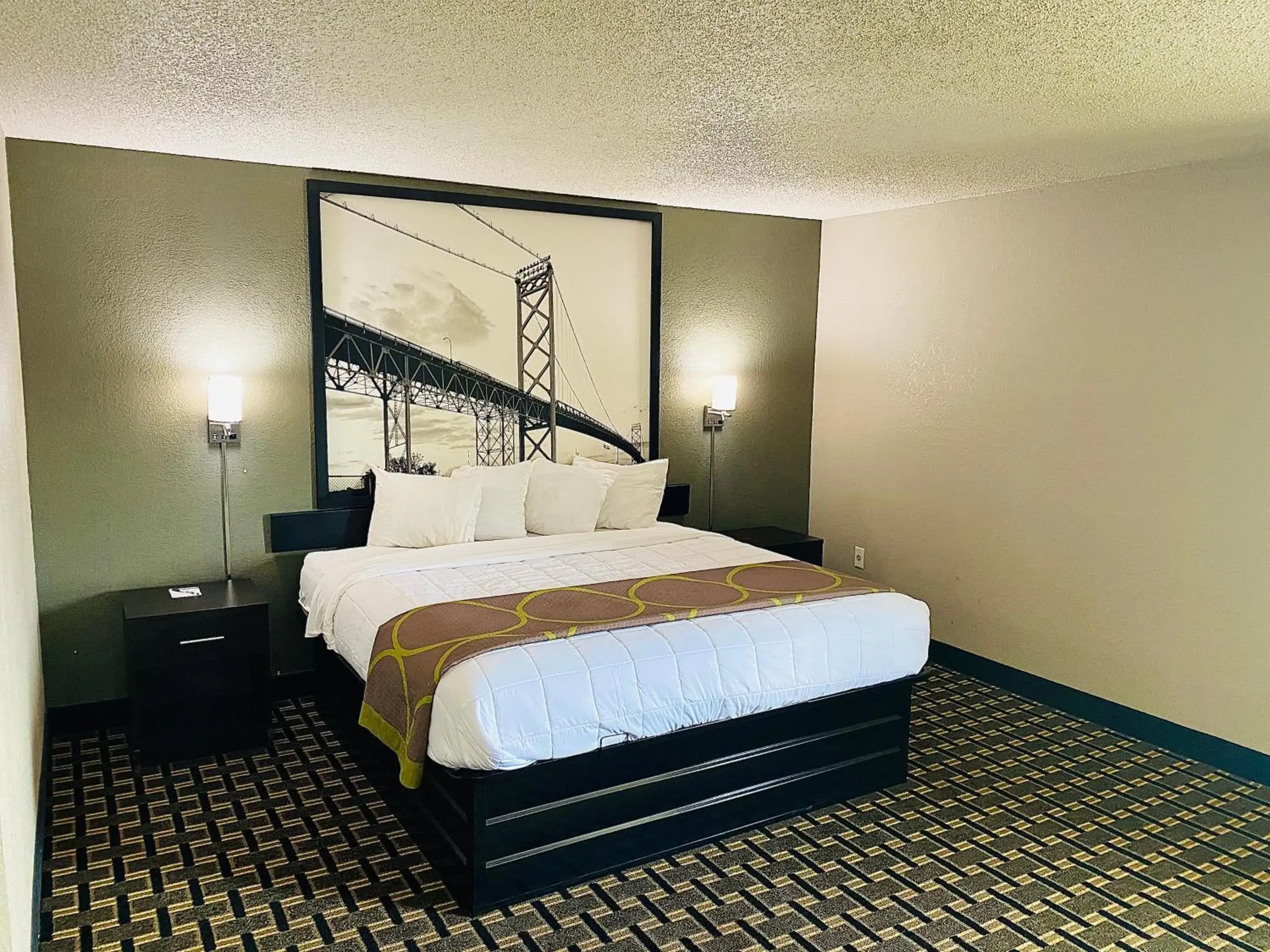 Bed in Super 8 Grand Rapids City Center Bed in Super 8 Grand Rapids City Center