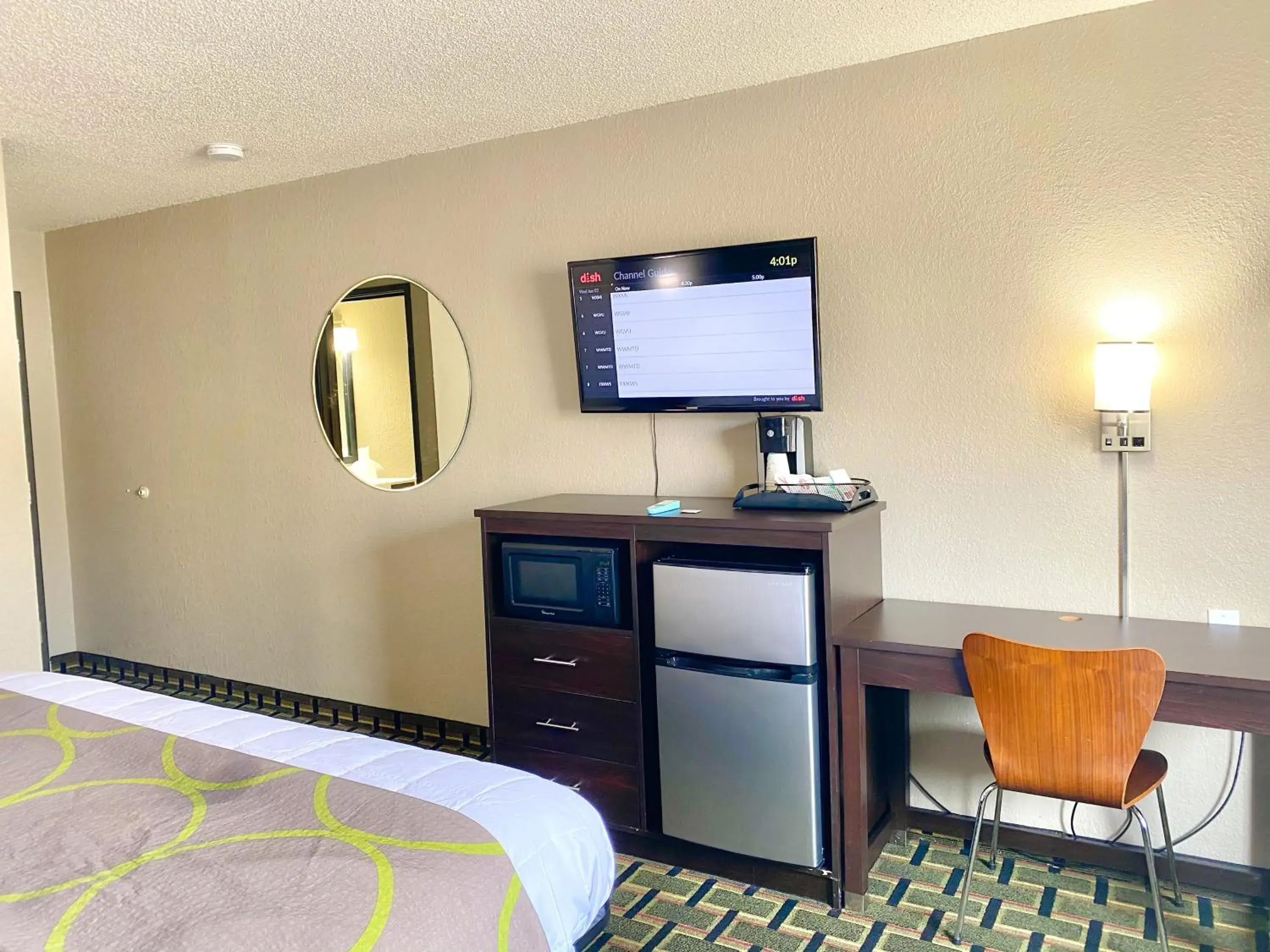 Bed in Super 8 Grand Rapids City Center Bed in Super 8 Grand Rapids City Center