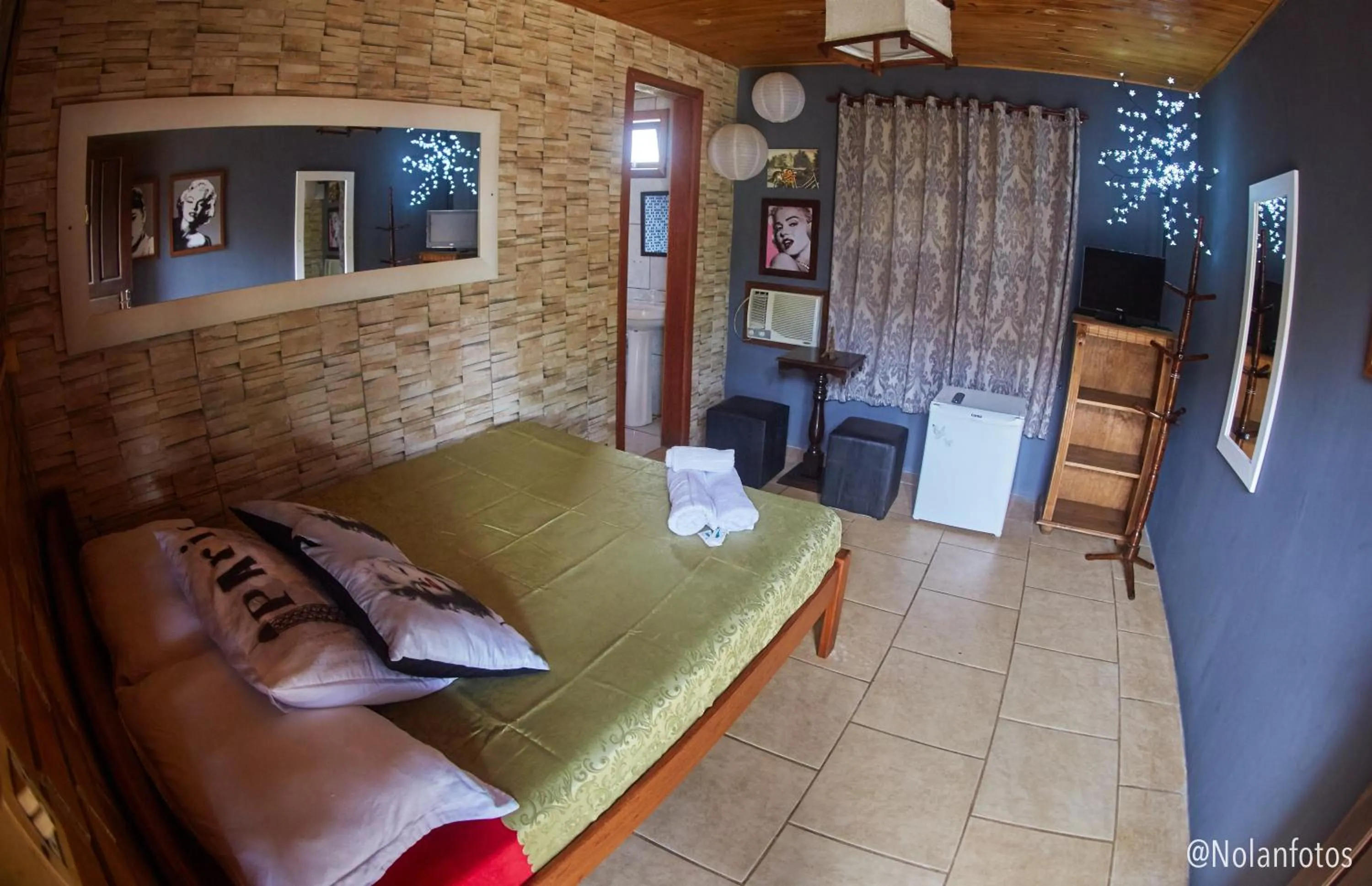 Photo of the whole room, Bed in Hotel Praia Do Rosa