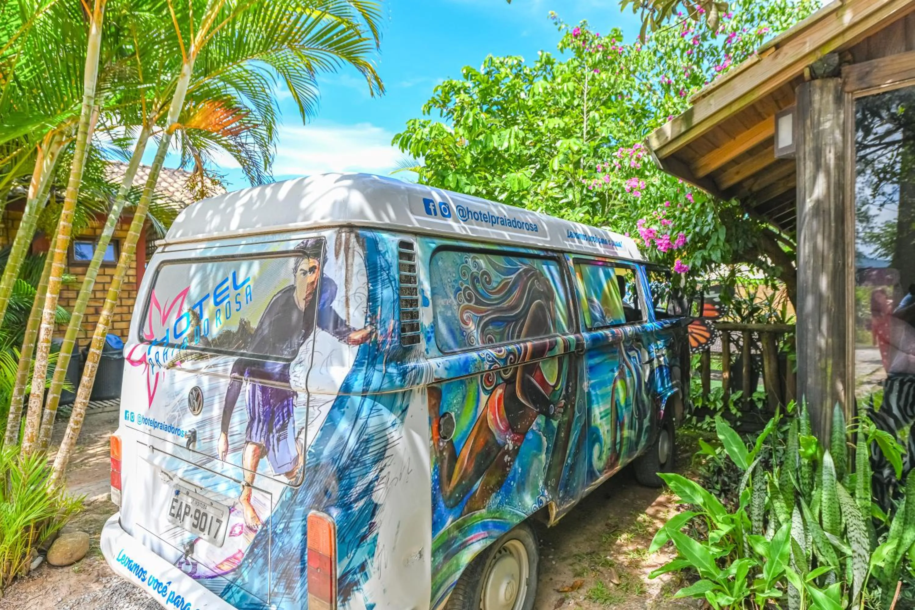 shuttle in Hotel Praia Do Rosa