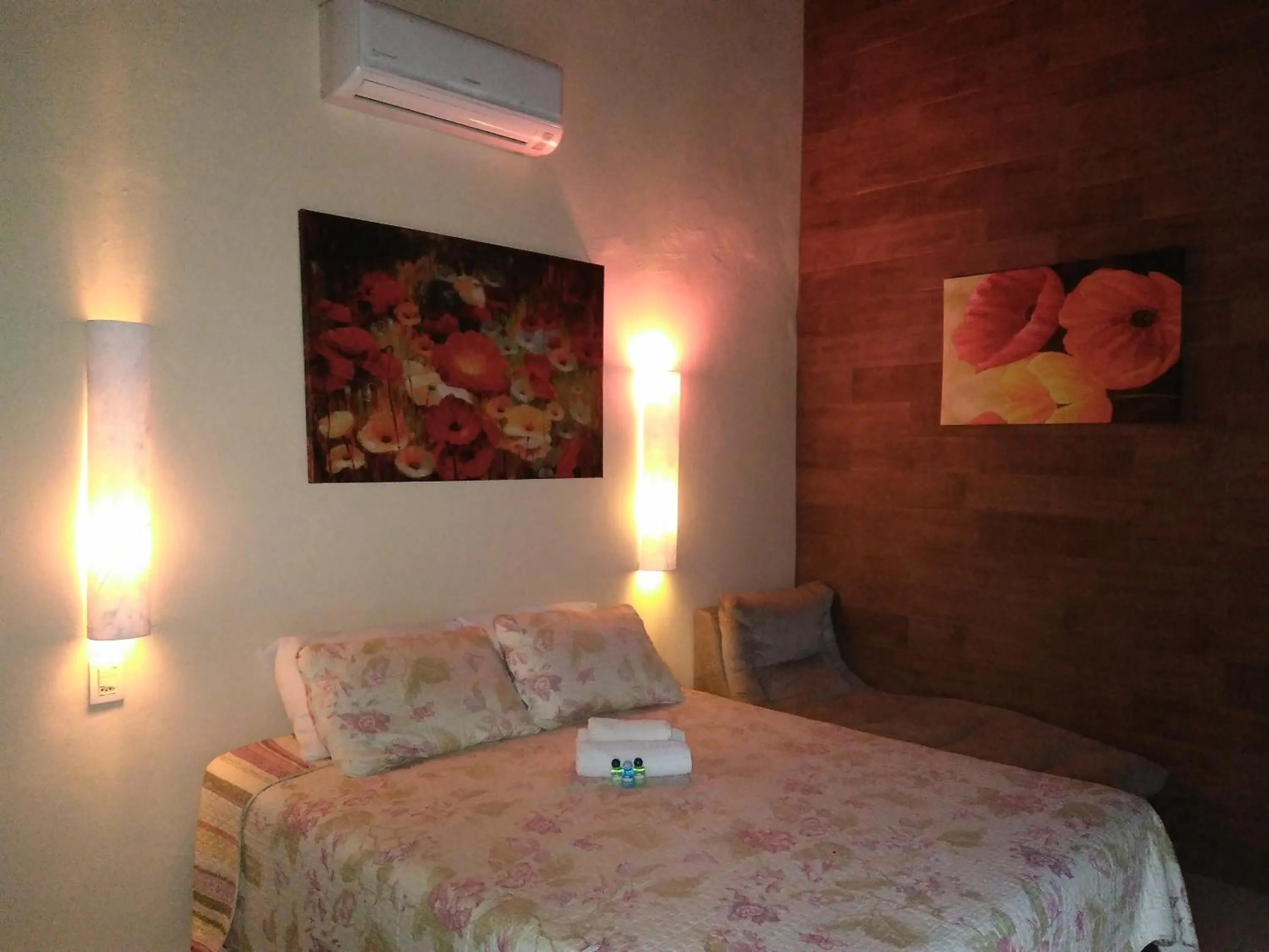 Photo of the whole room, Bed in Hotel Praia Do Rosa