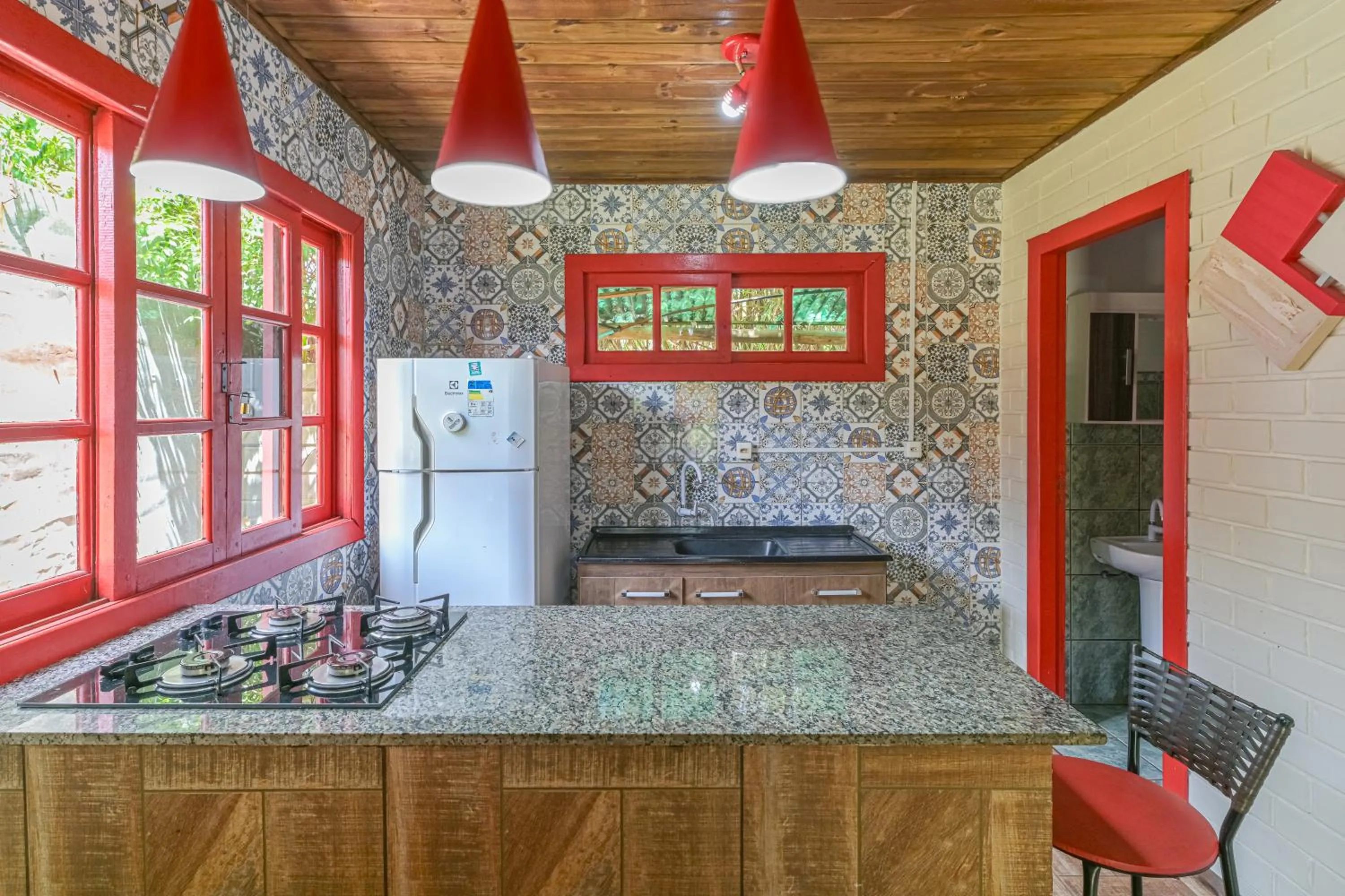 Communal kitchen in Hotel Praia Do Rosa