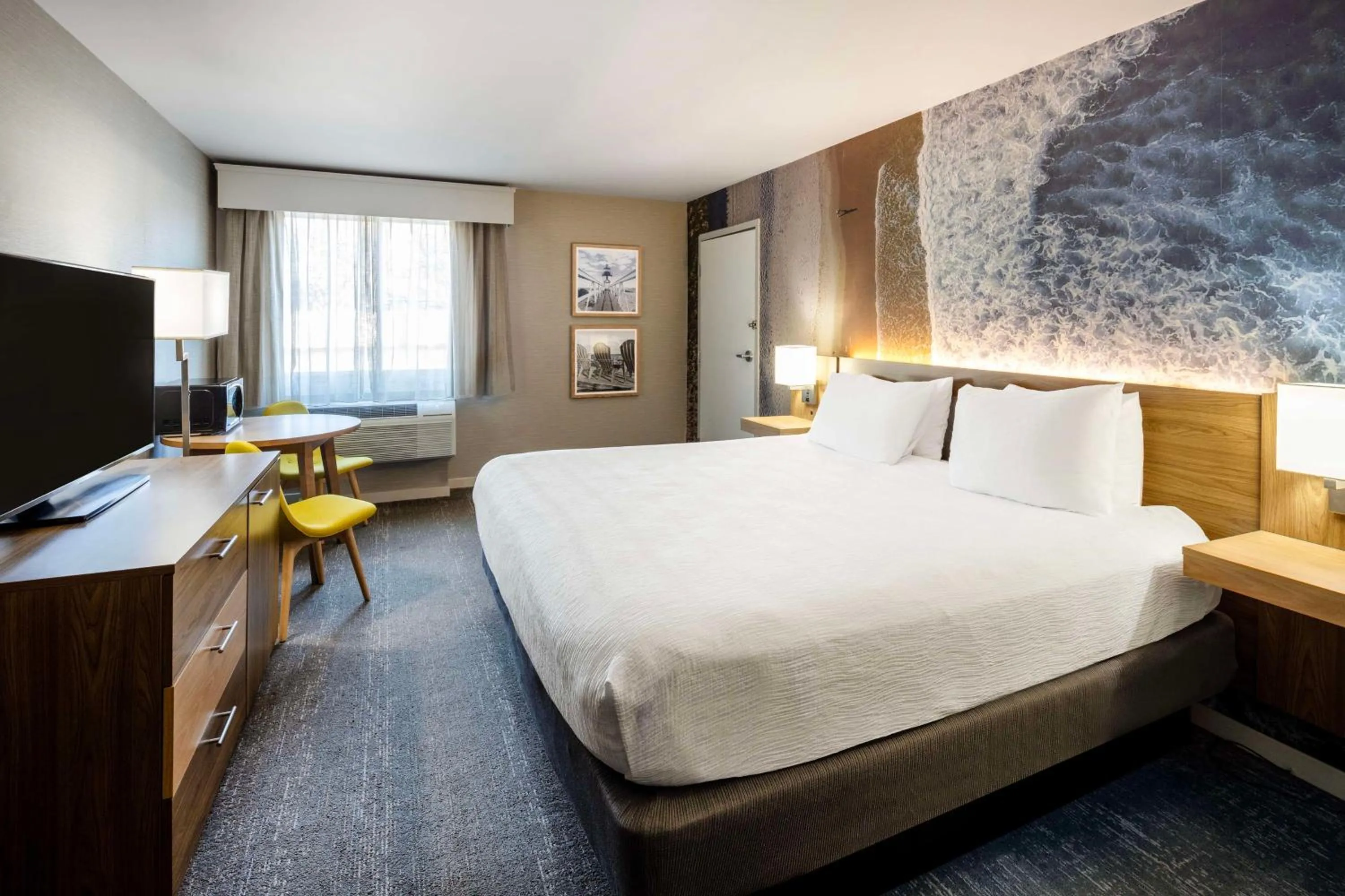 Bedroom, Bed in Aiden by Best Western Cape Cod - West Yarmouth