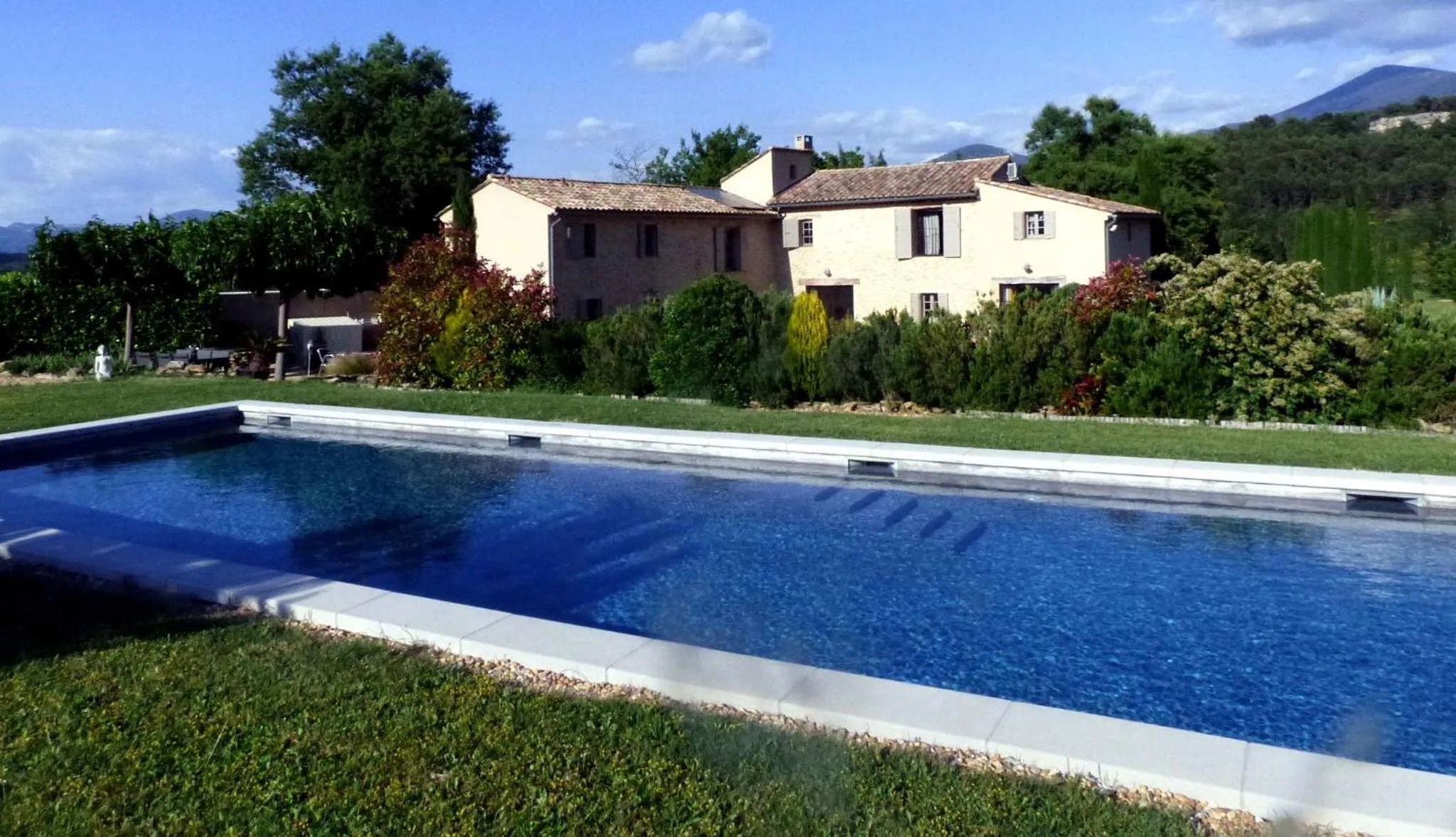 Property building in Chambre d'hôtes du Mas de Longuefeuille