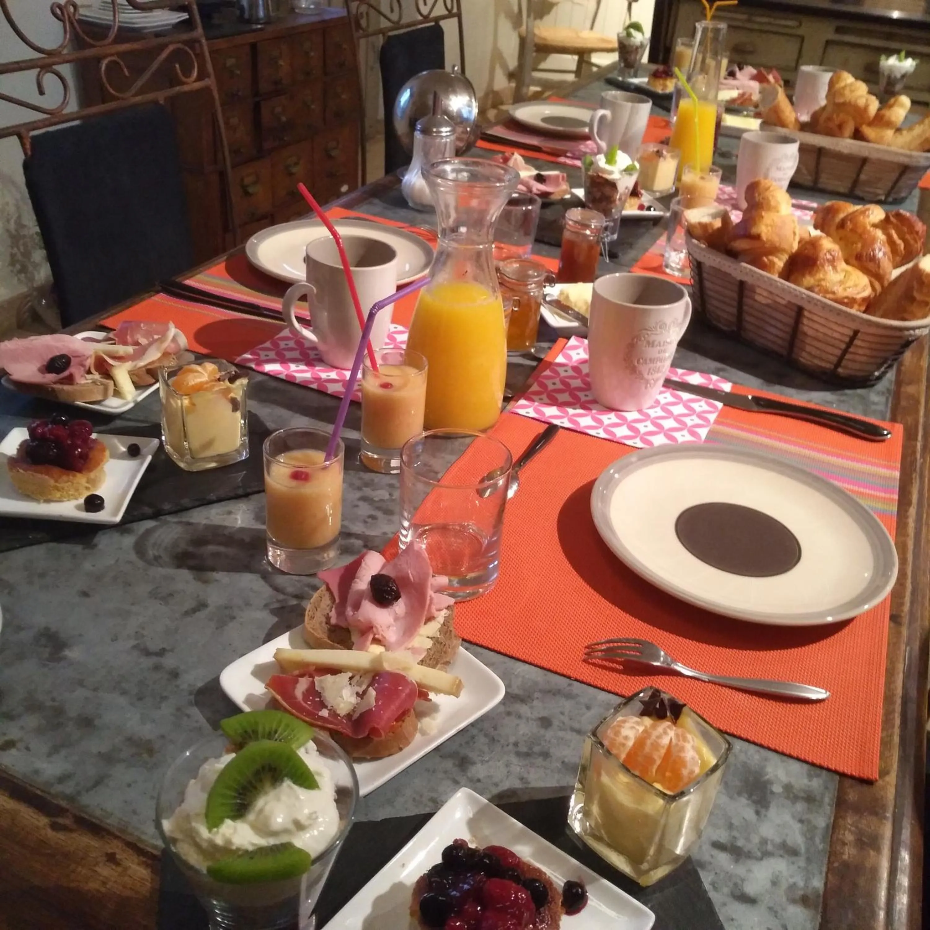 Breakfast in Chambre d'hôtes du Mas de Longuefeuille