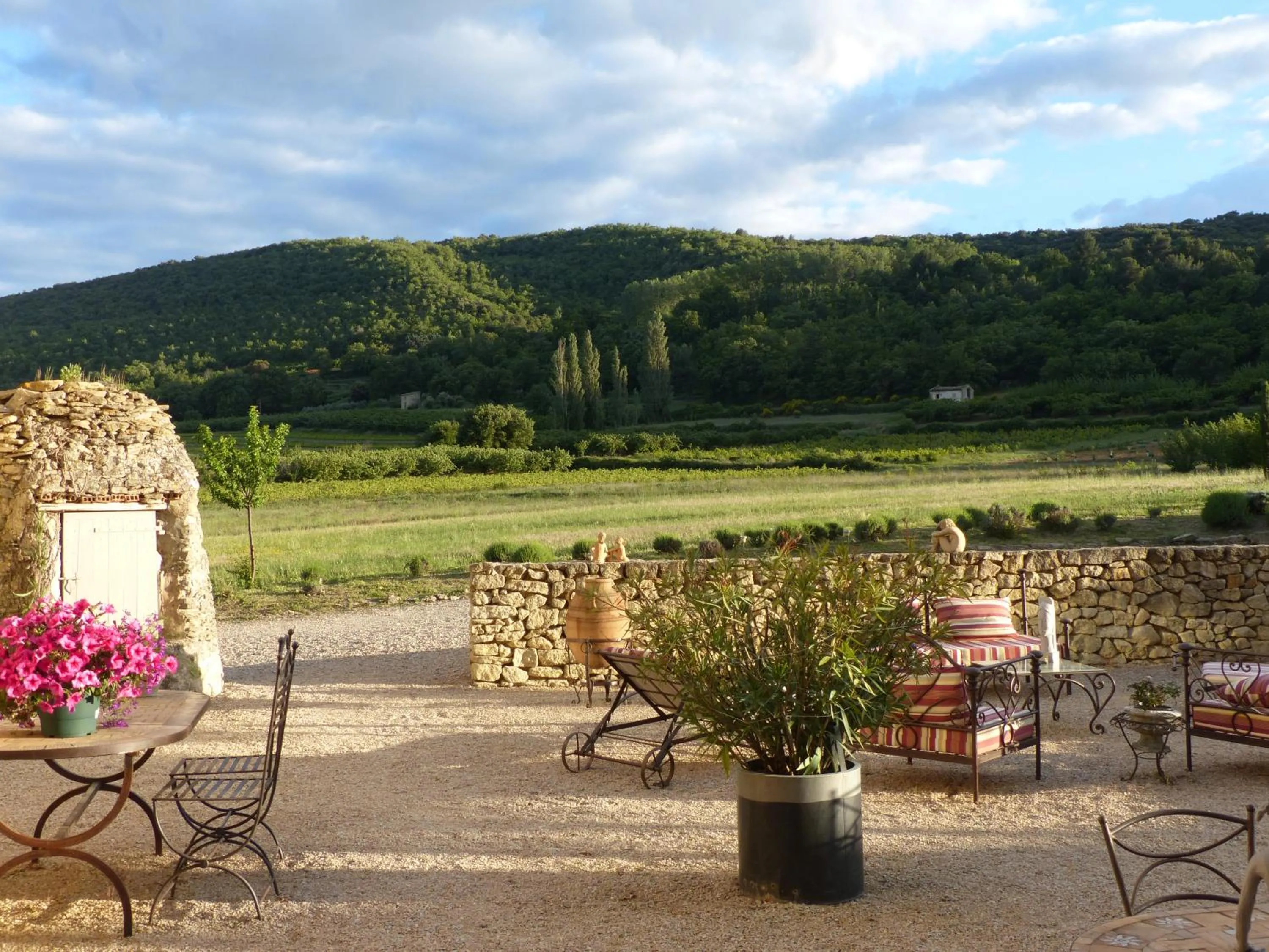 Patio in Chambre d'hôtes du Mas de Longuefeuille
