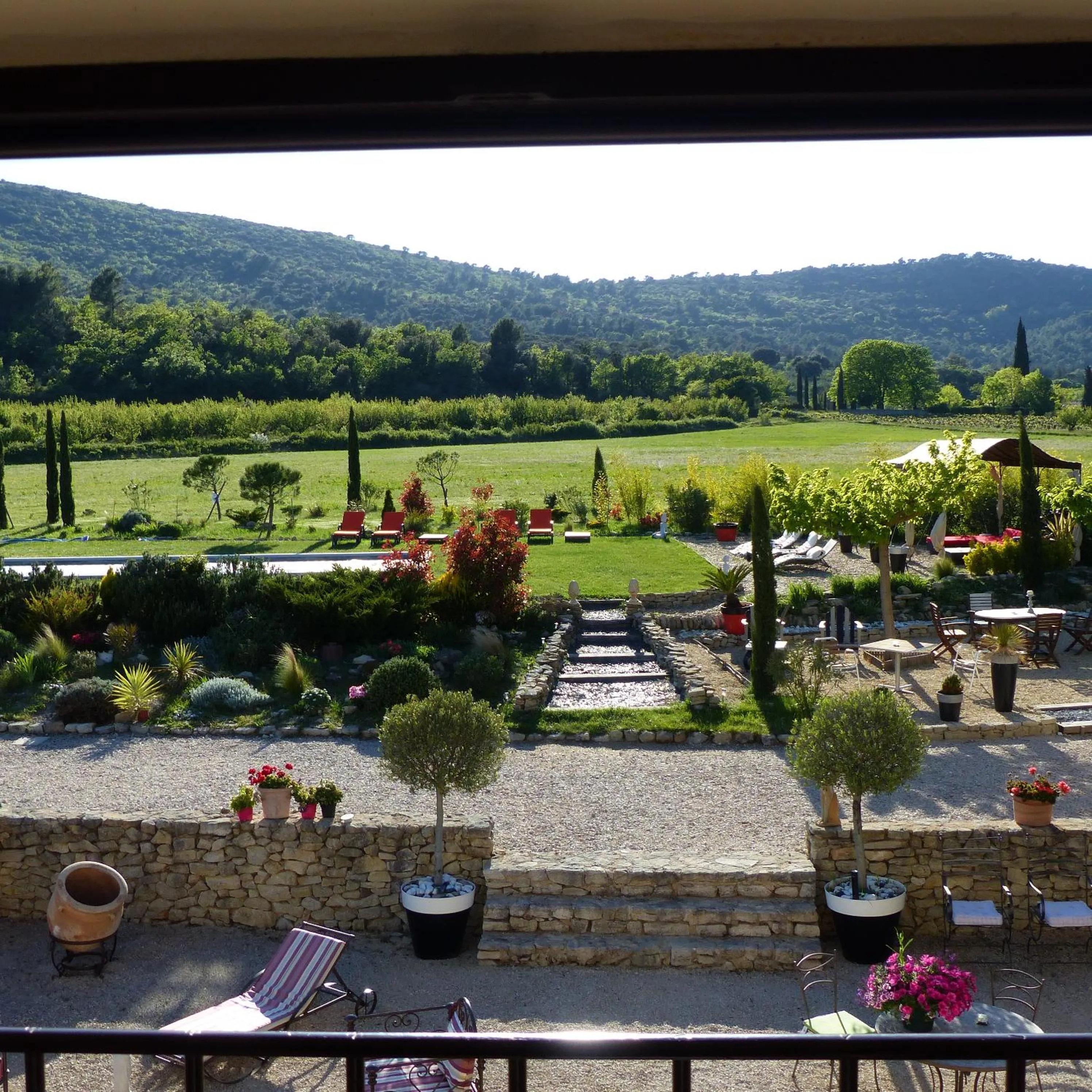 Garden view in Chambre d'hôtes du Mas de Longuefeuille