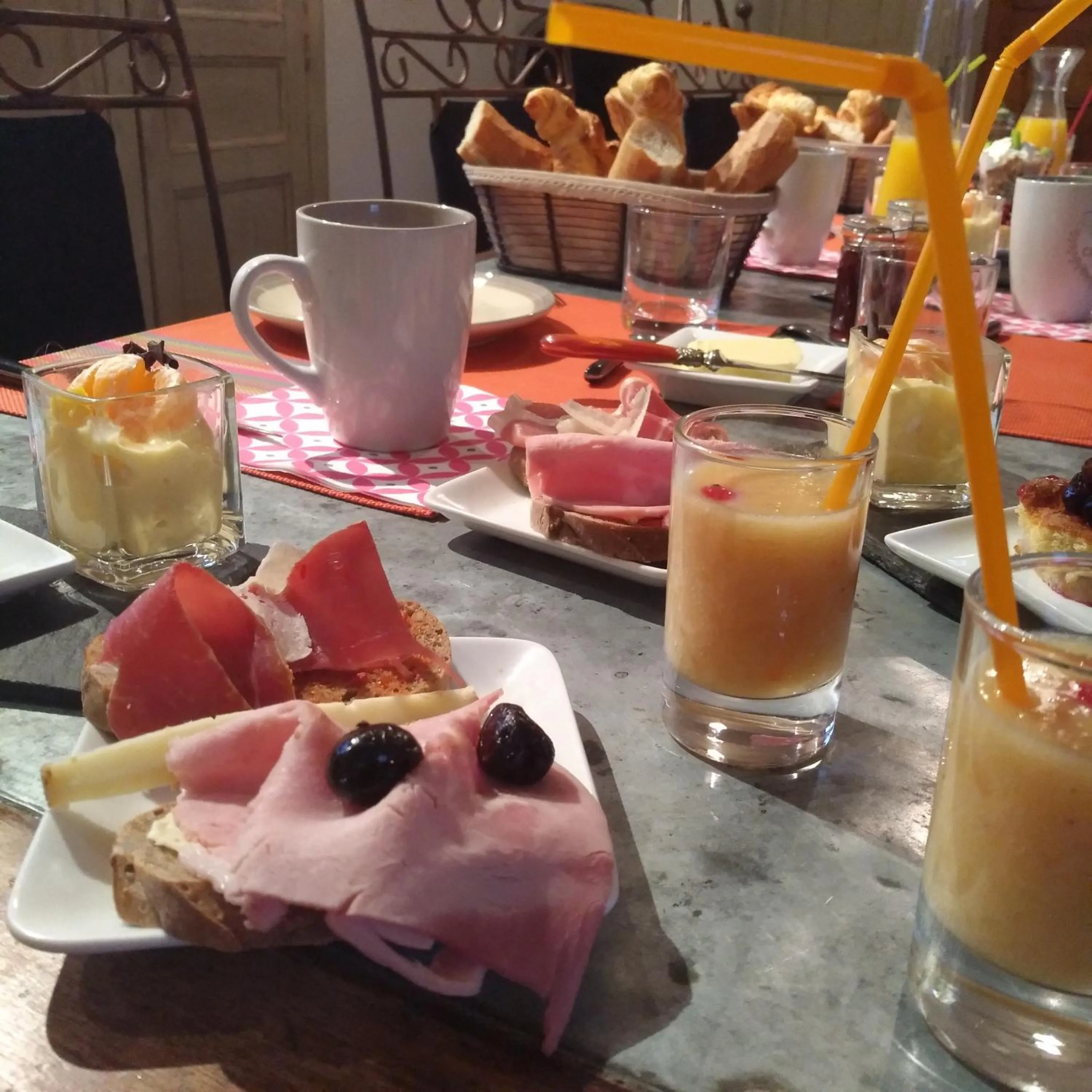 Breakfast in Chambre d'hôtes du Mas de Longuefeuille