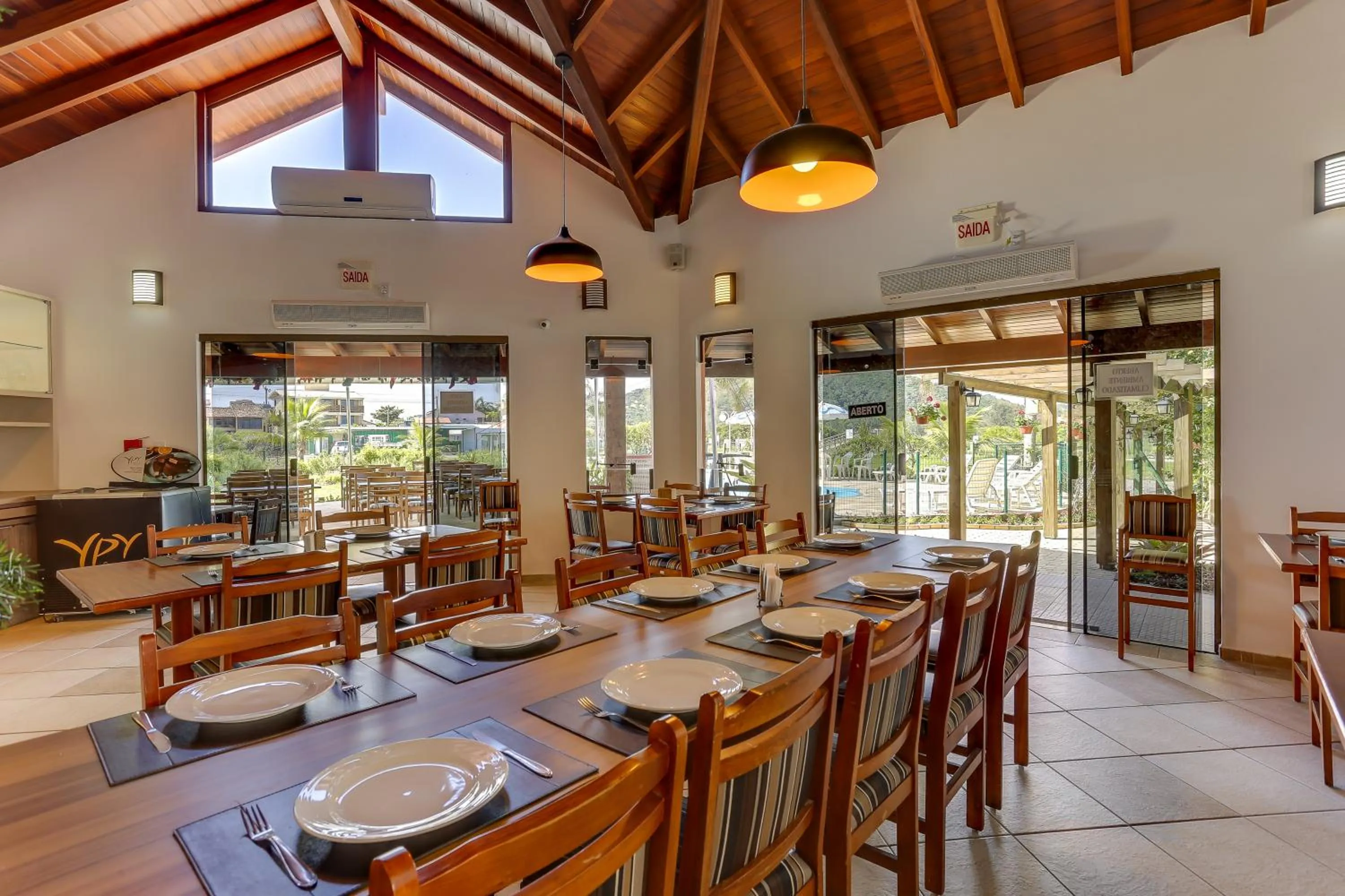 Restaurant/places to eat in Pousada Barra Mar