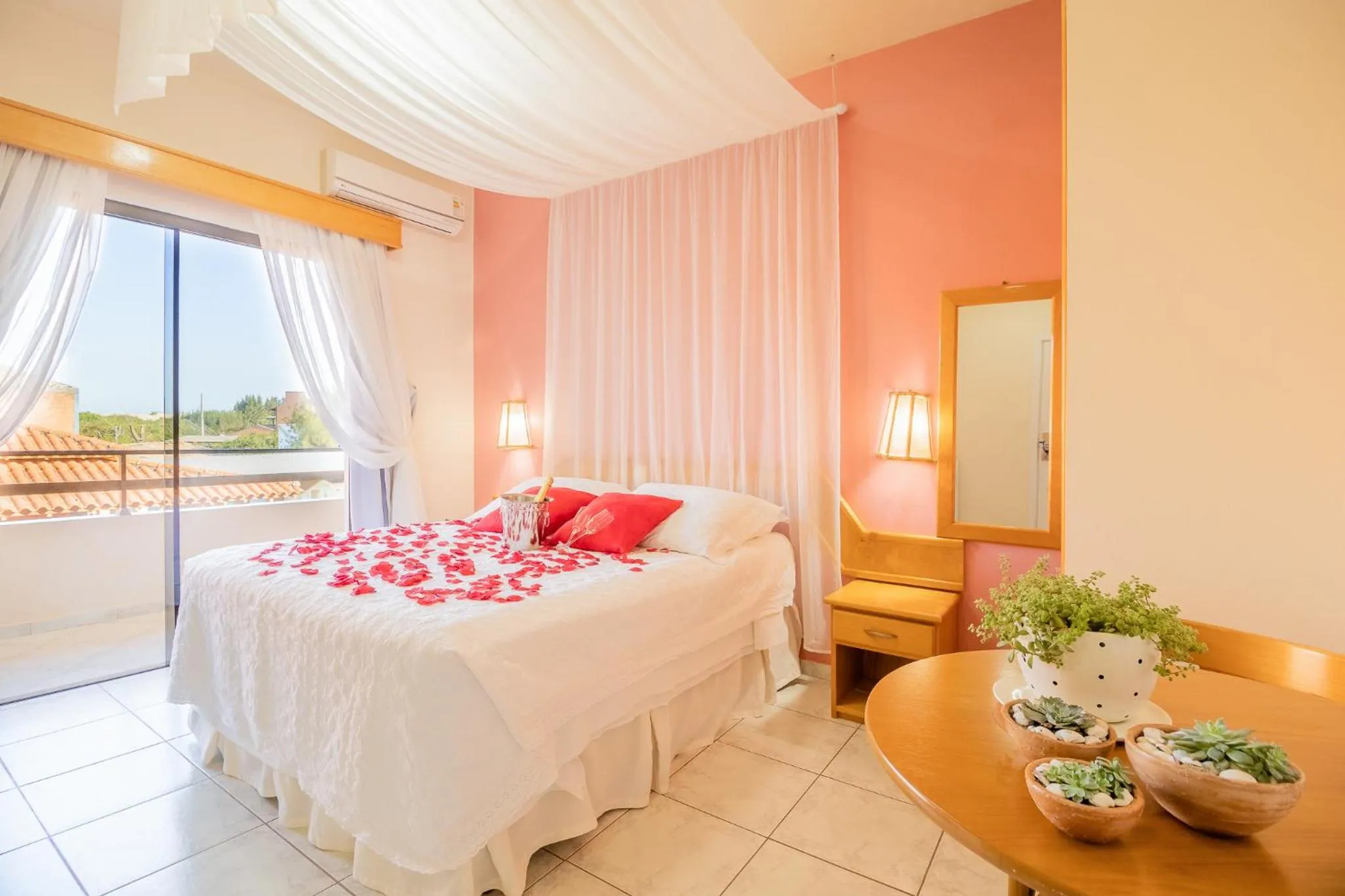 Balcony/Terrace, Bed in Pousada Barra Mar