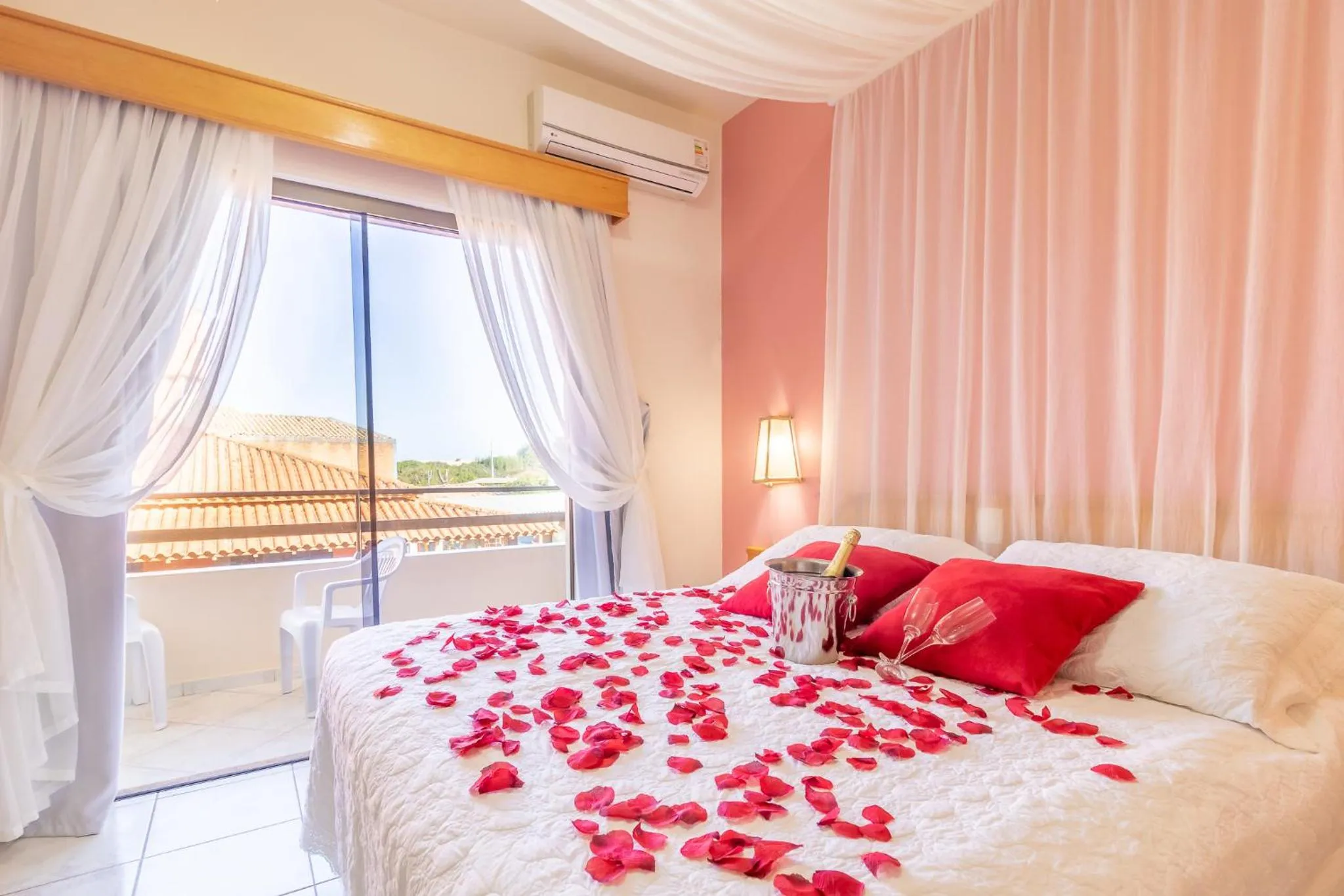 Balcony/Terrace, Bed in Pousada Barra Mar