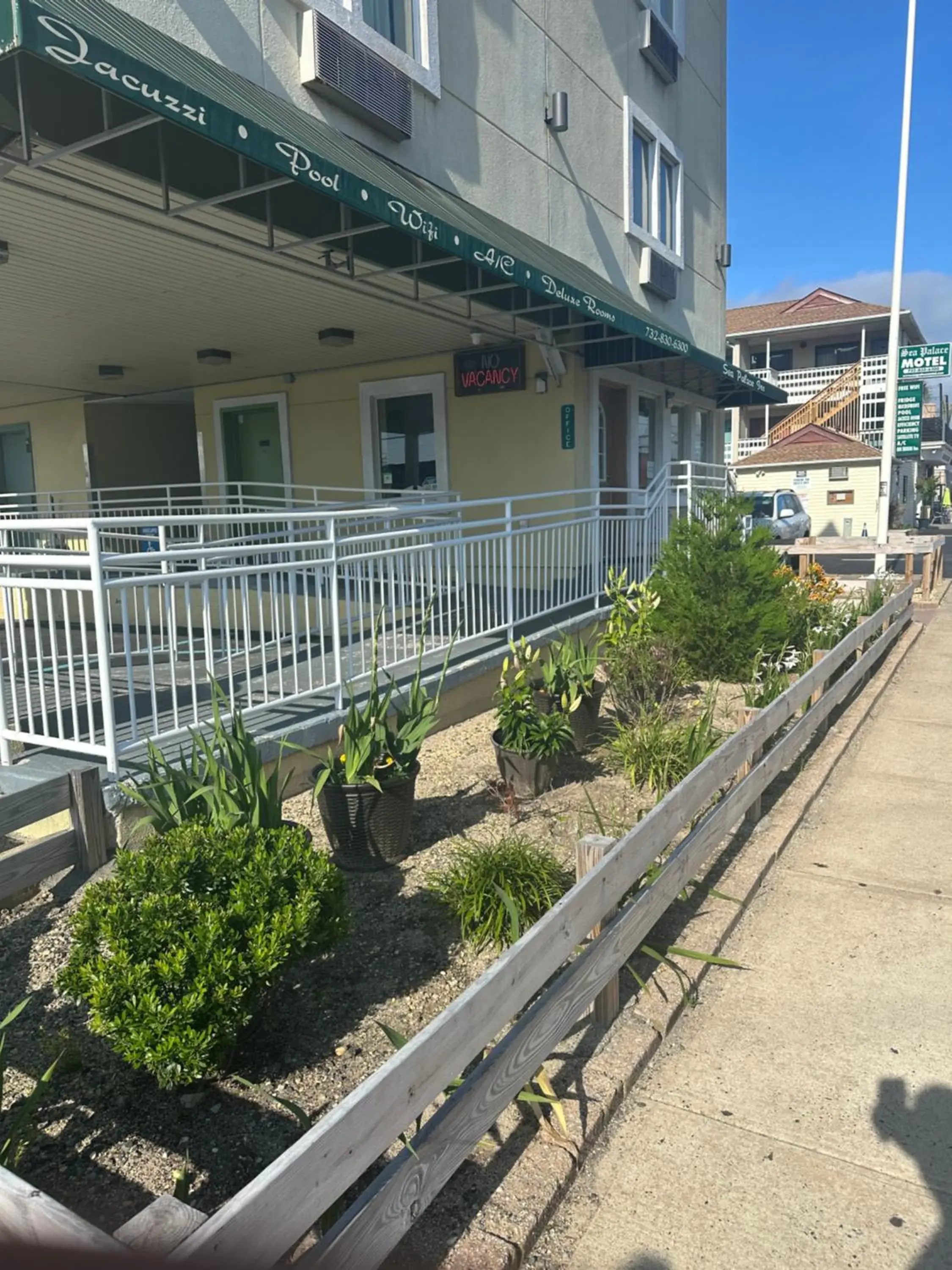 Property building in Sea Palace Inn Property building in Sea Palace Inn