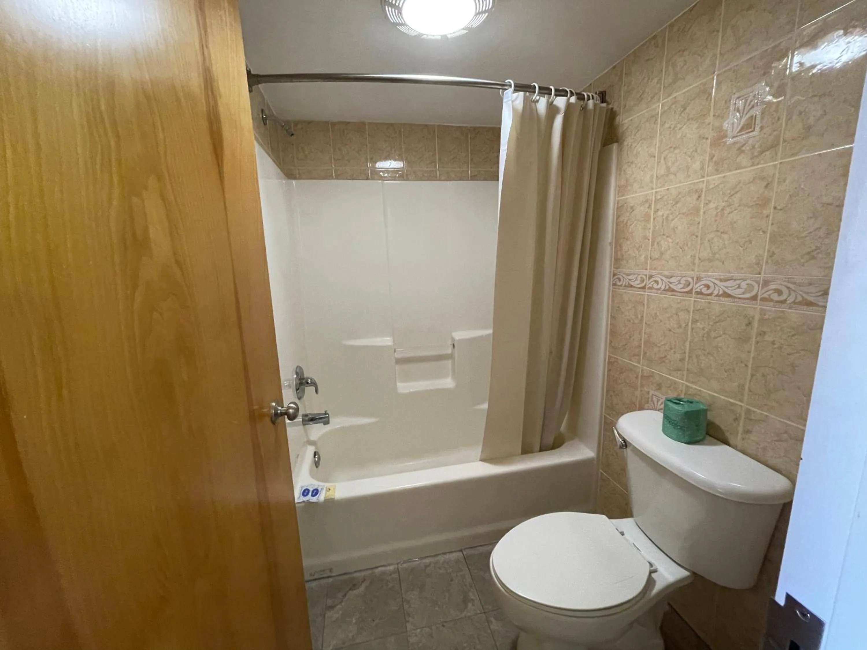 Bathroom in Sea Palace Inn