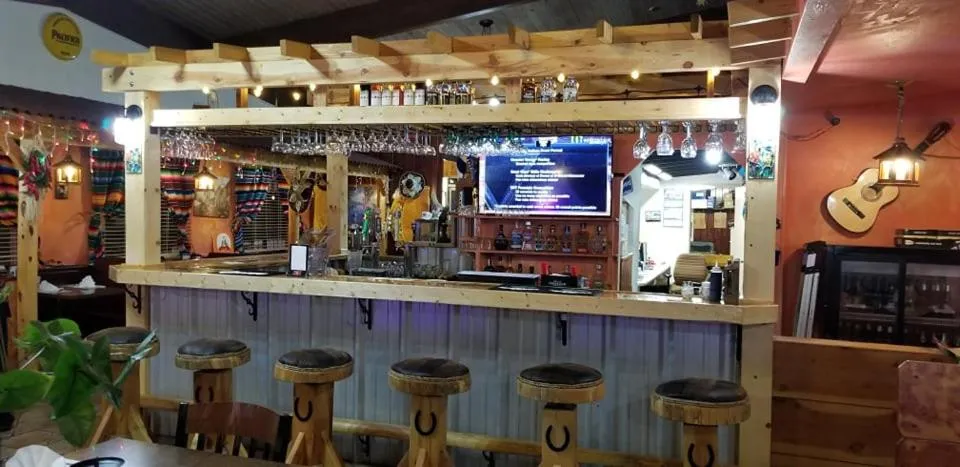 Restaurant/places to eat in Casa Lemus Inn