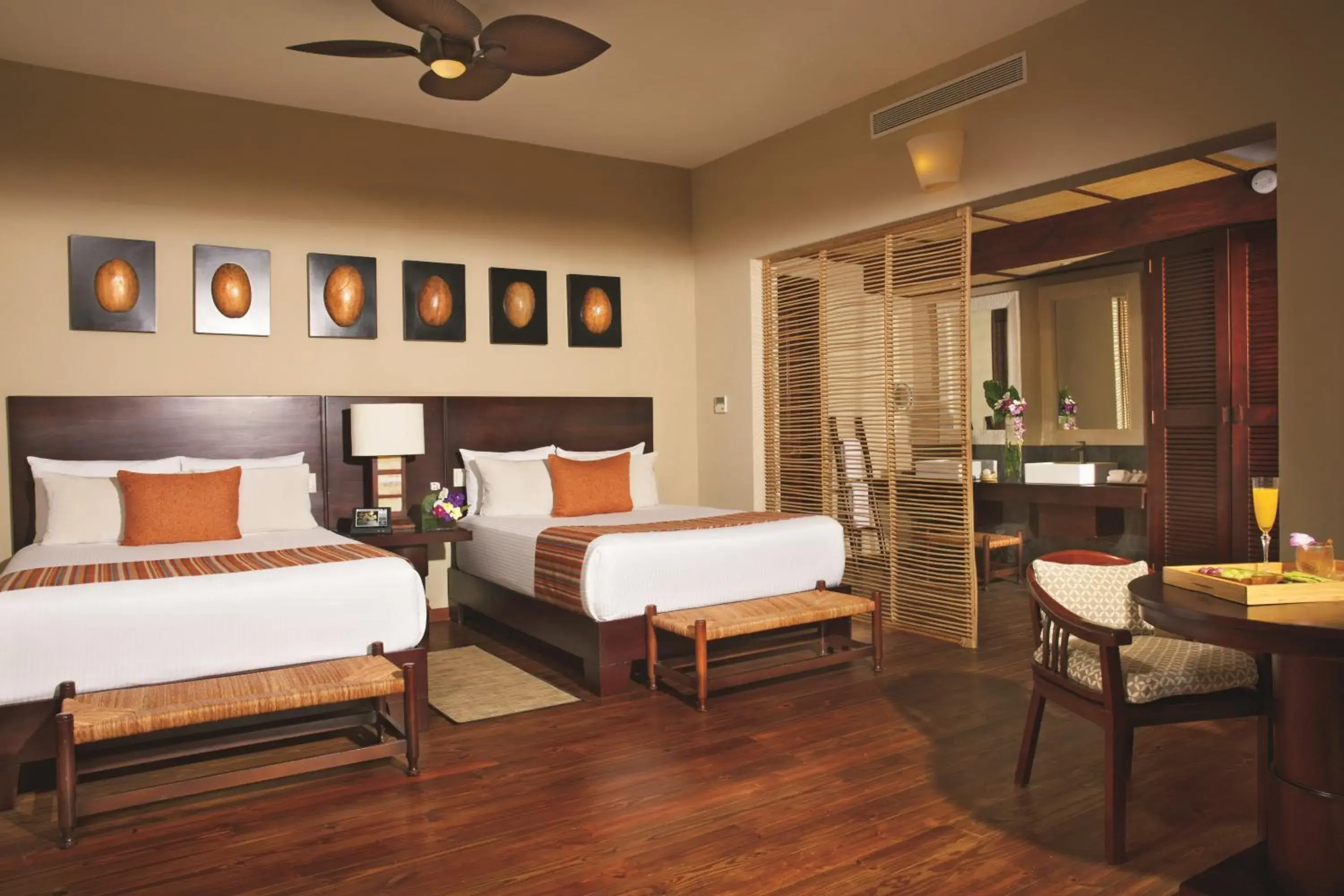 Photo of the whole room, Bed in Zoetry Agua Punta Cana - All Inclusive Photo of the whole room, Bed in Zoetry Agua Punta Cana - All Inclusive