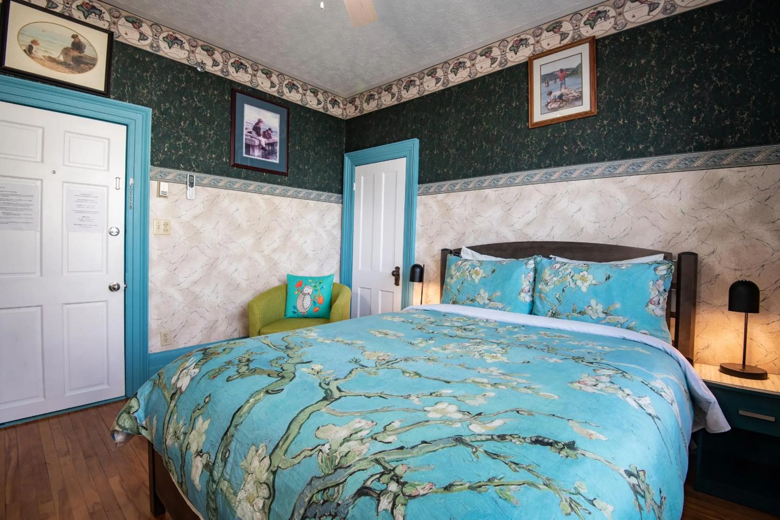 Bed in Prince Street Suites