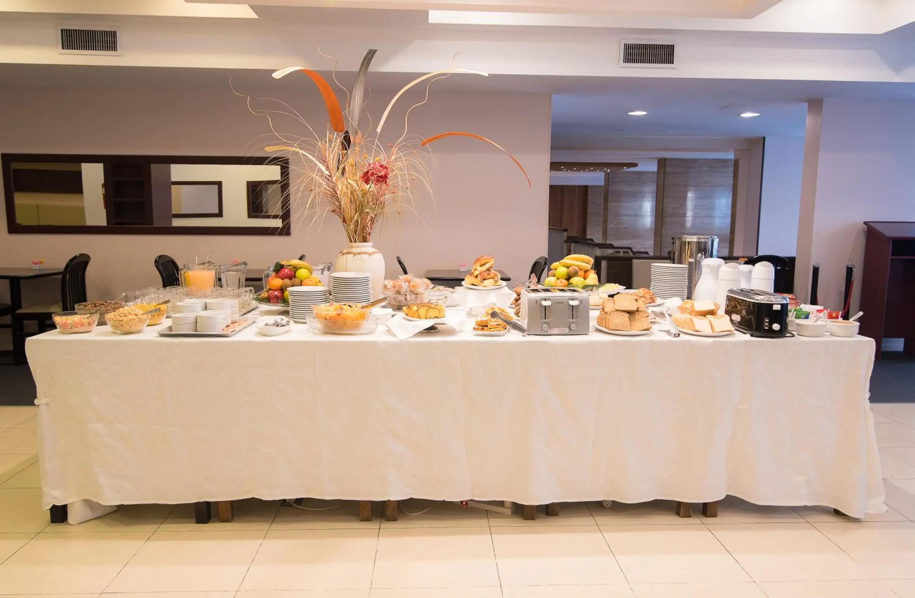 Breakfast in Gran Hotel Continental Breakfast in Gran Hotel Continental