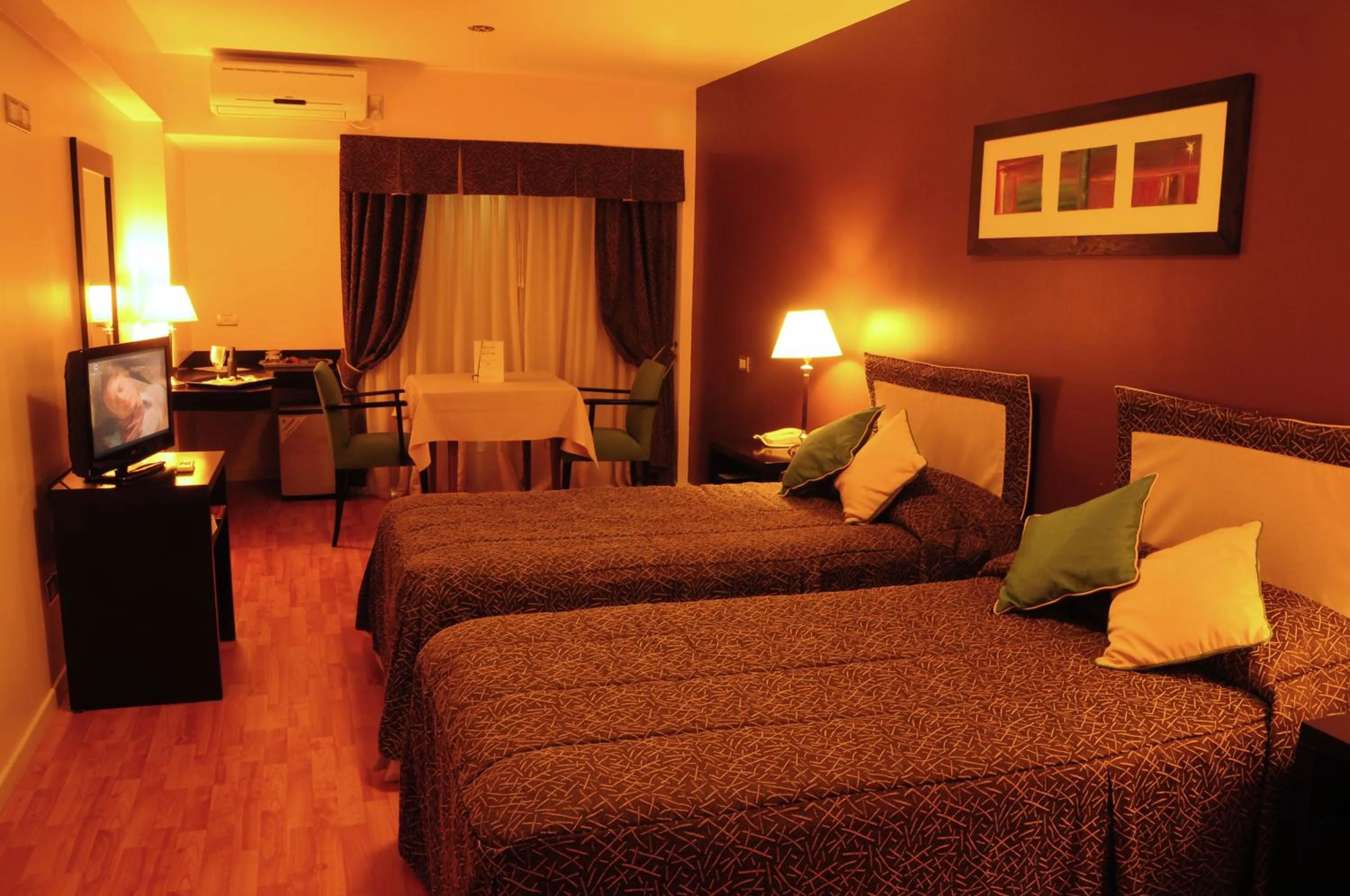 Photo of the whole room, Bed in Gran Hotel Continental