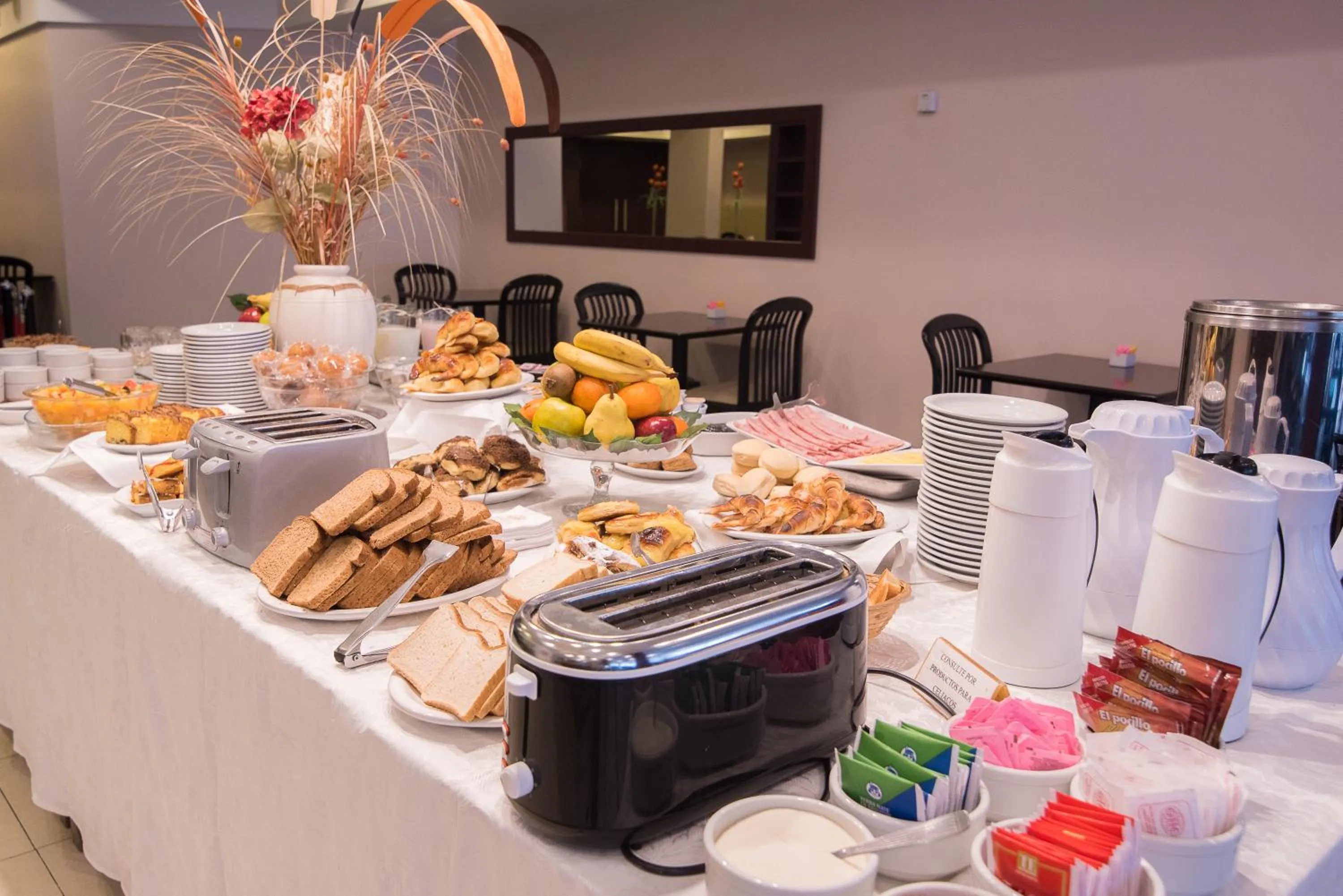 Buffet breakfast in Gran Hotel Continental