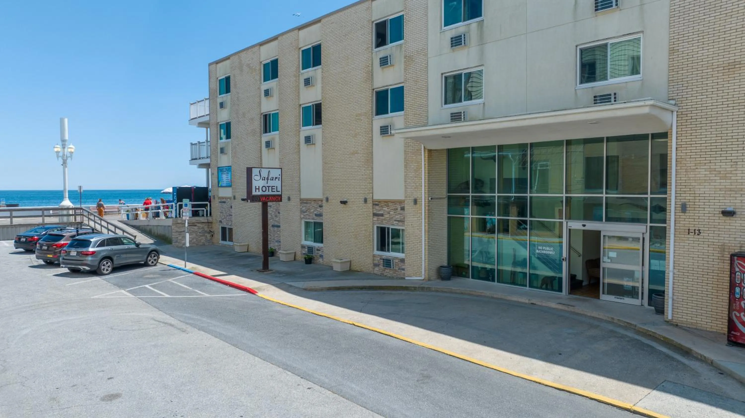 Facade/entrance in Safari Hotel Boardwalk
