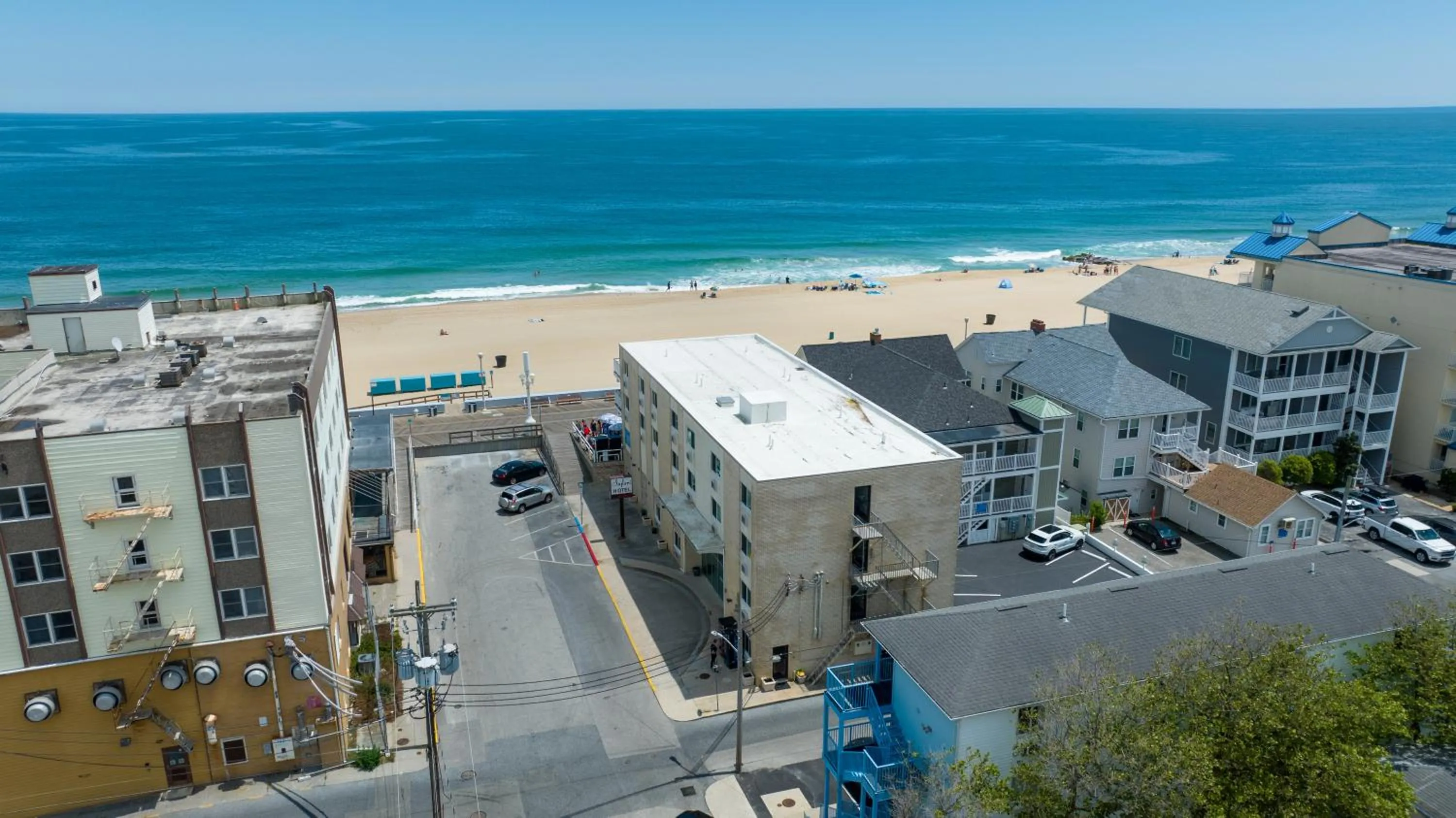 Property building in Safari Hotel Boardwalk
