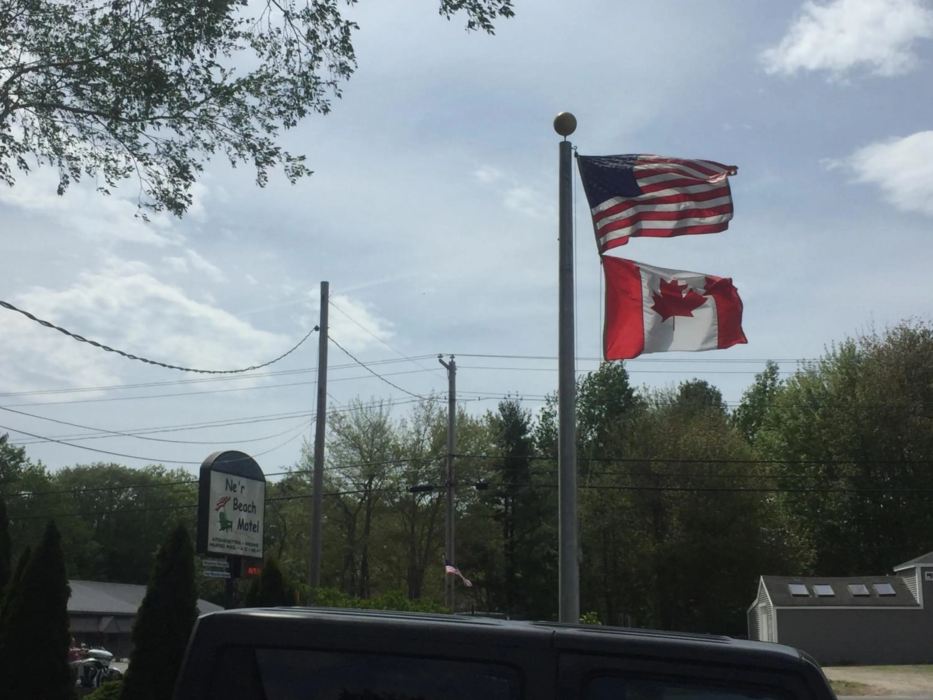 Decorative detail in Ne'r Beach Motel