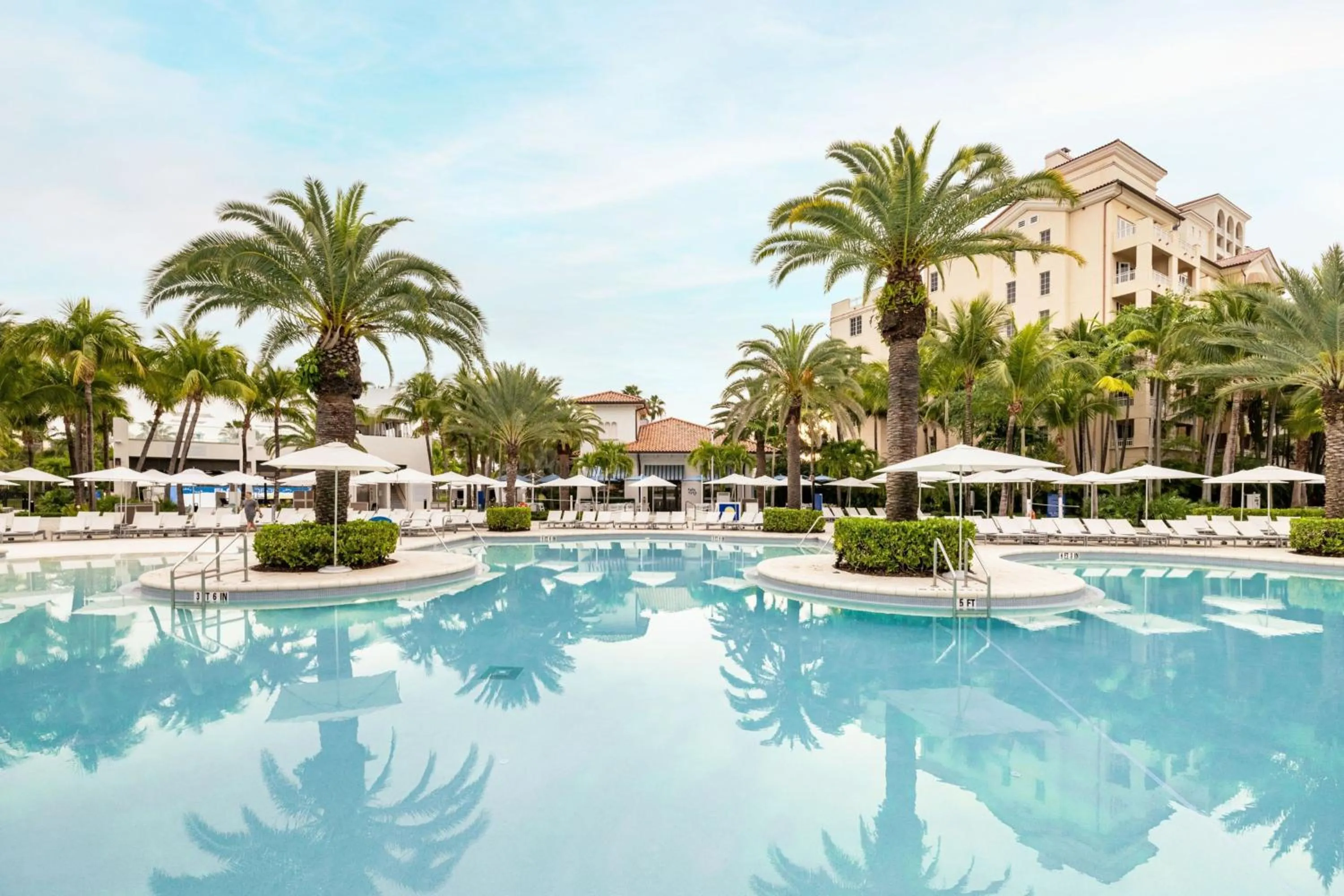 Swimming pool in JW Marriott Miami Turnberry Resort & Spa