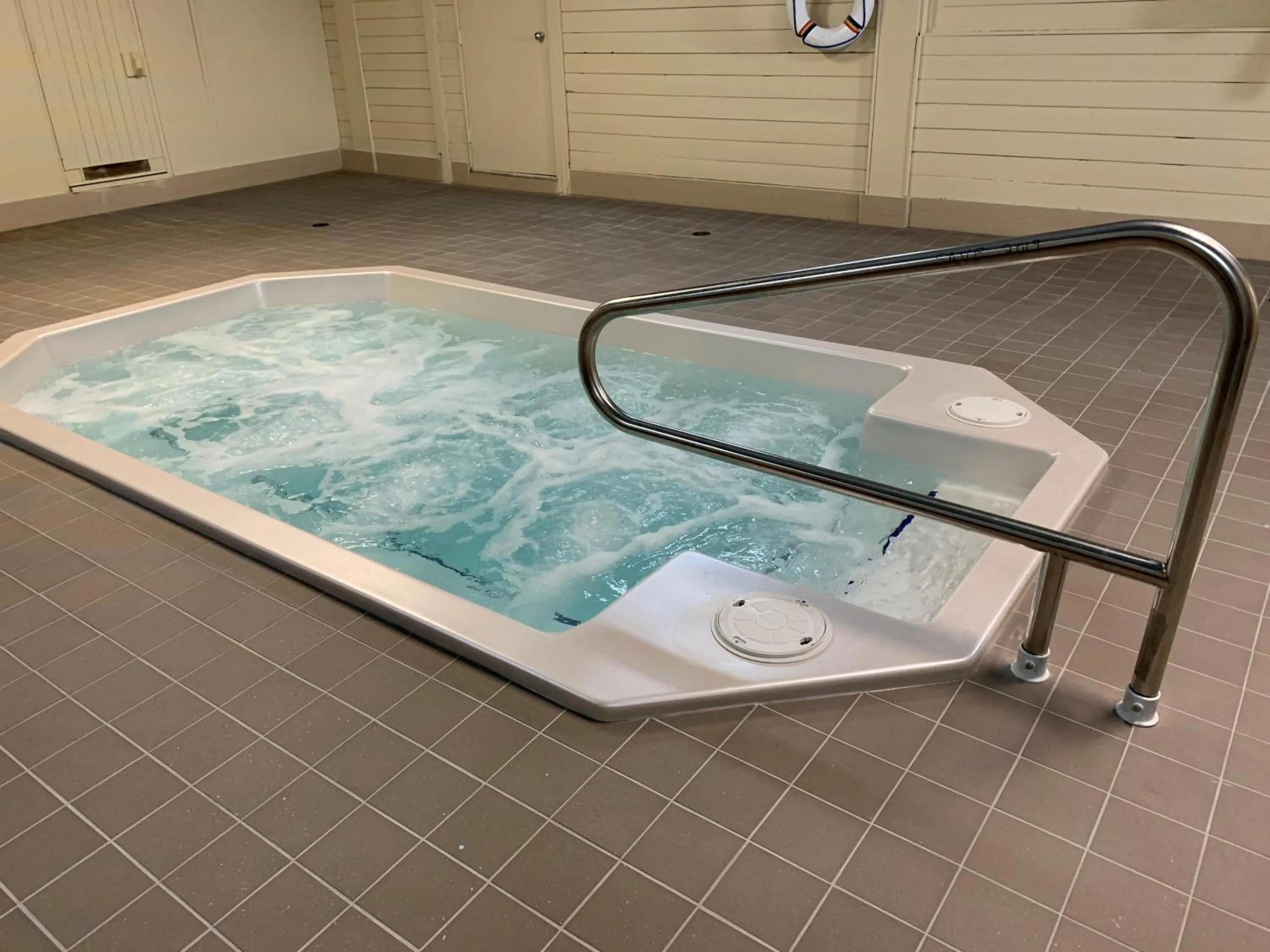 Hot Tub in Valemount Vacation Inn