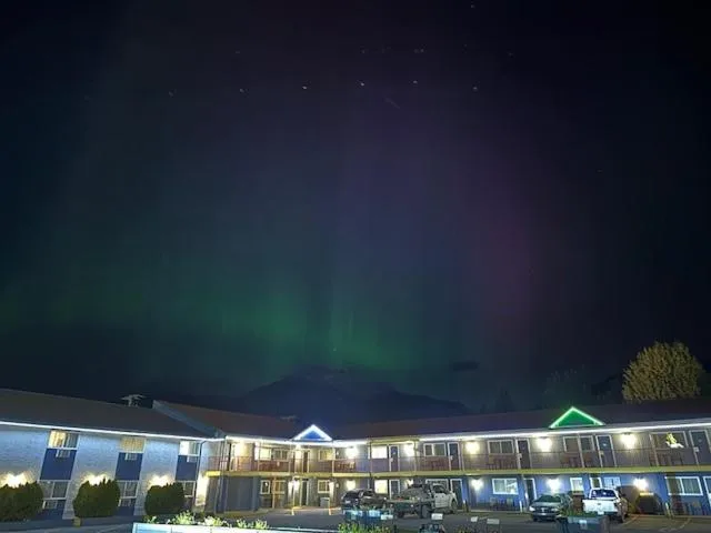 Property building in Valemount Vacation Inn