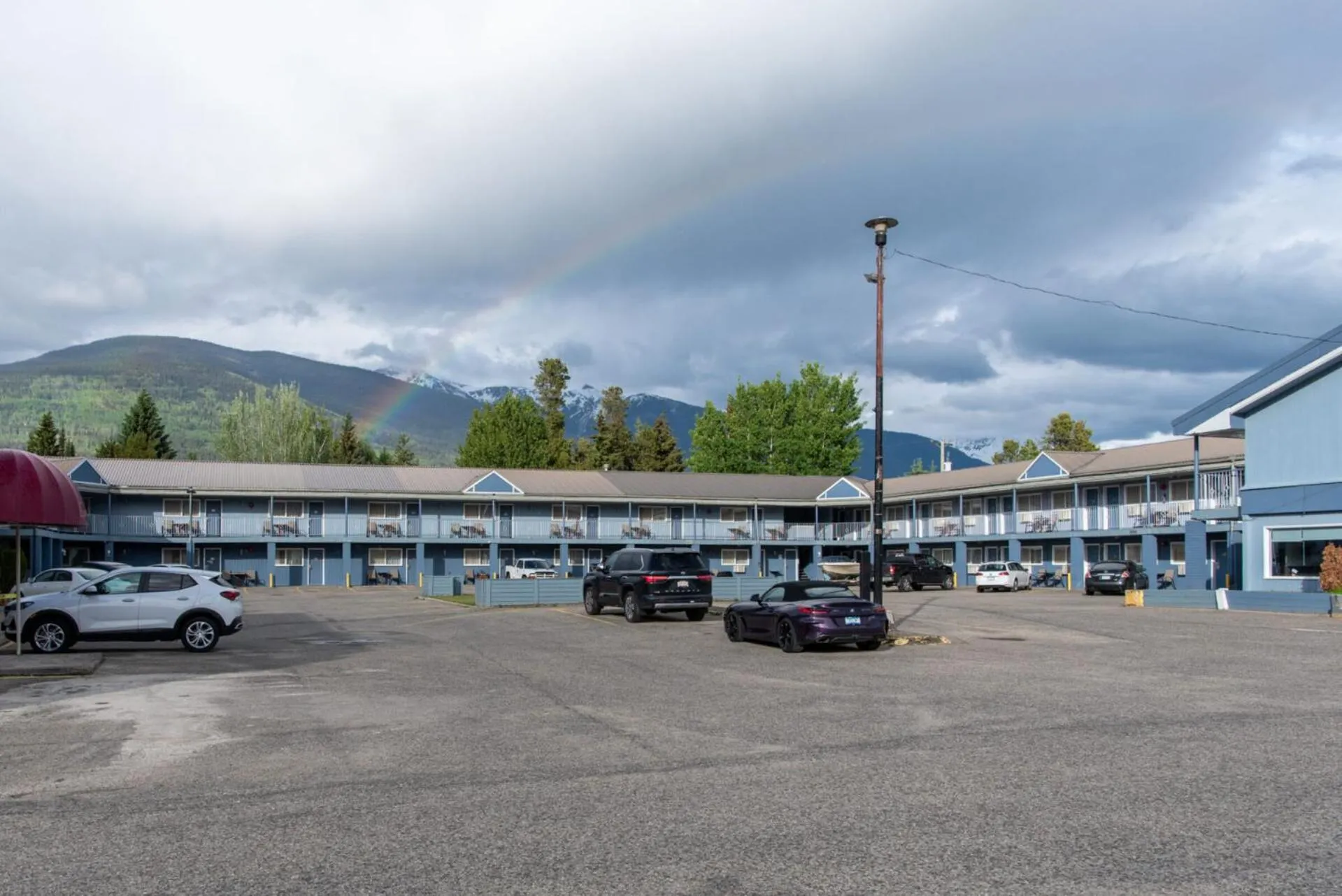 Property building in Valemount Vacation Inn