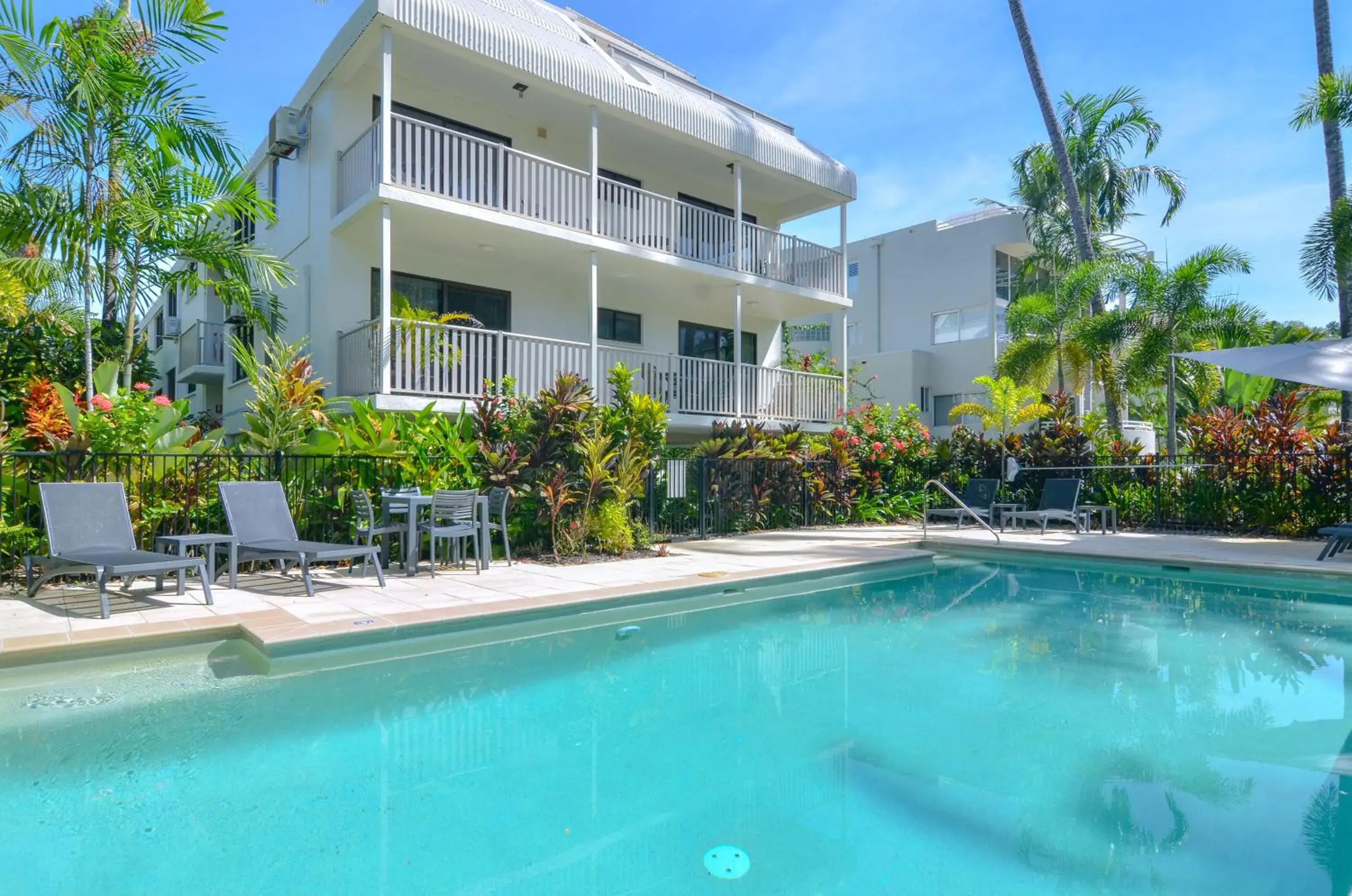 Seascape Holidays - Tropical Reef Apartments Seascape Holidays - Tropical Reef Apartments