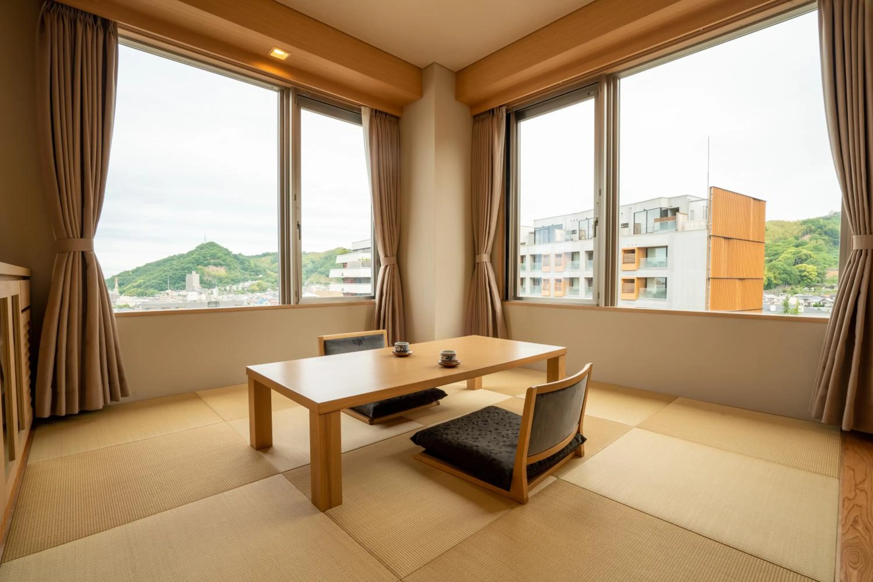 Seating area in Kowakuen Haruka