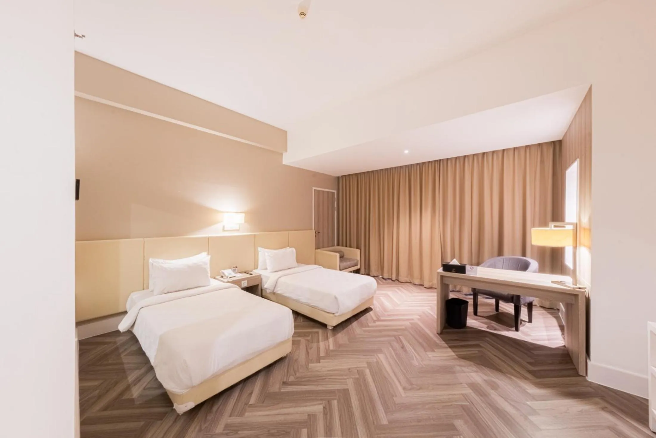 Coffee/tea facilities, Bed in Grand Jatra Hotel Balikpapan