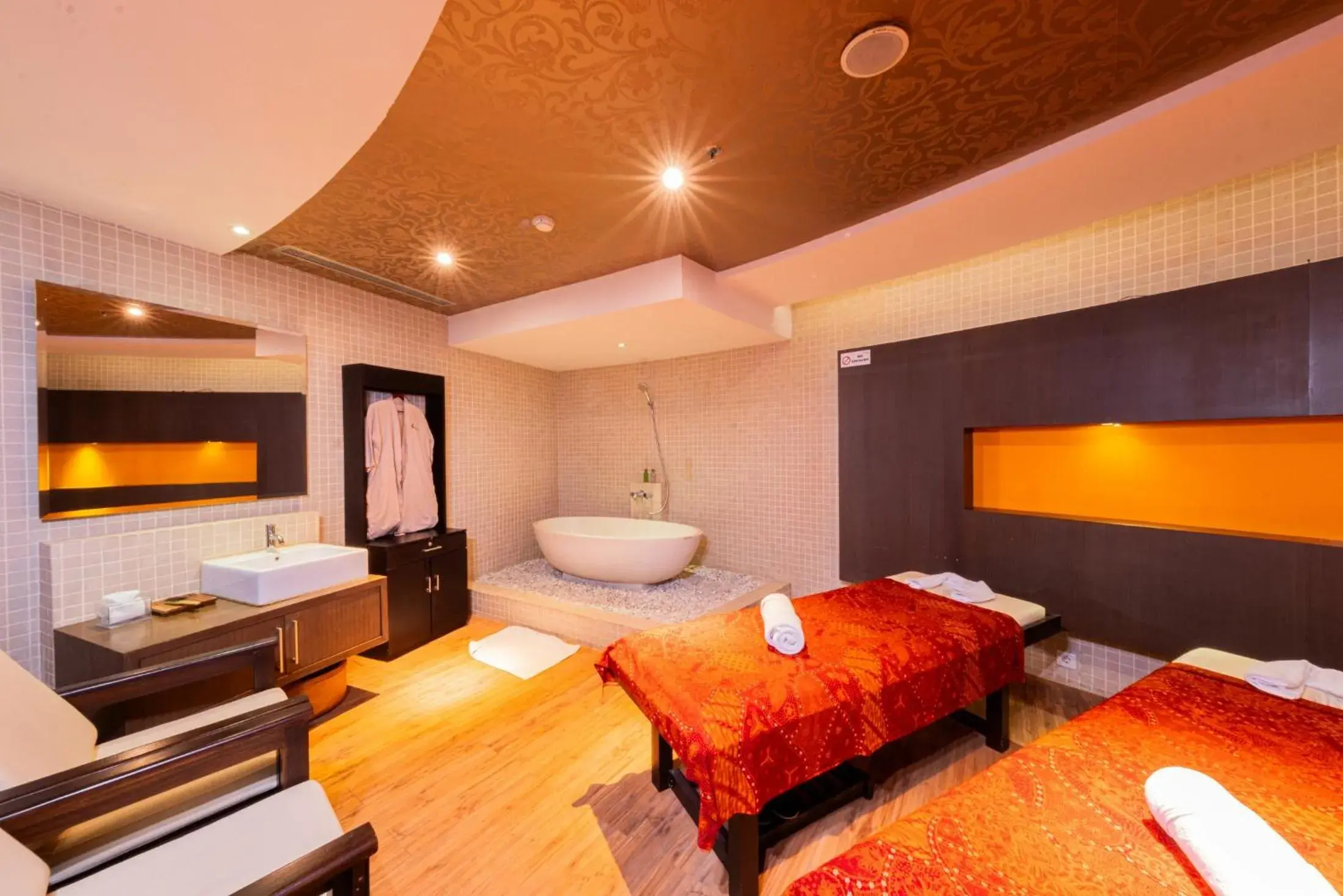 Spa and wellness centre/facilities, Bed in Grand Jatra Hotel Balikpapan Spa and wellness centre/facilities, Bed in Grand Jatra Hotel Balikpapan