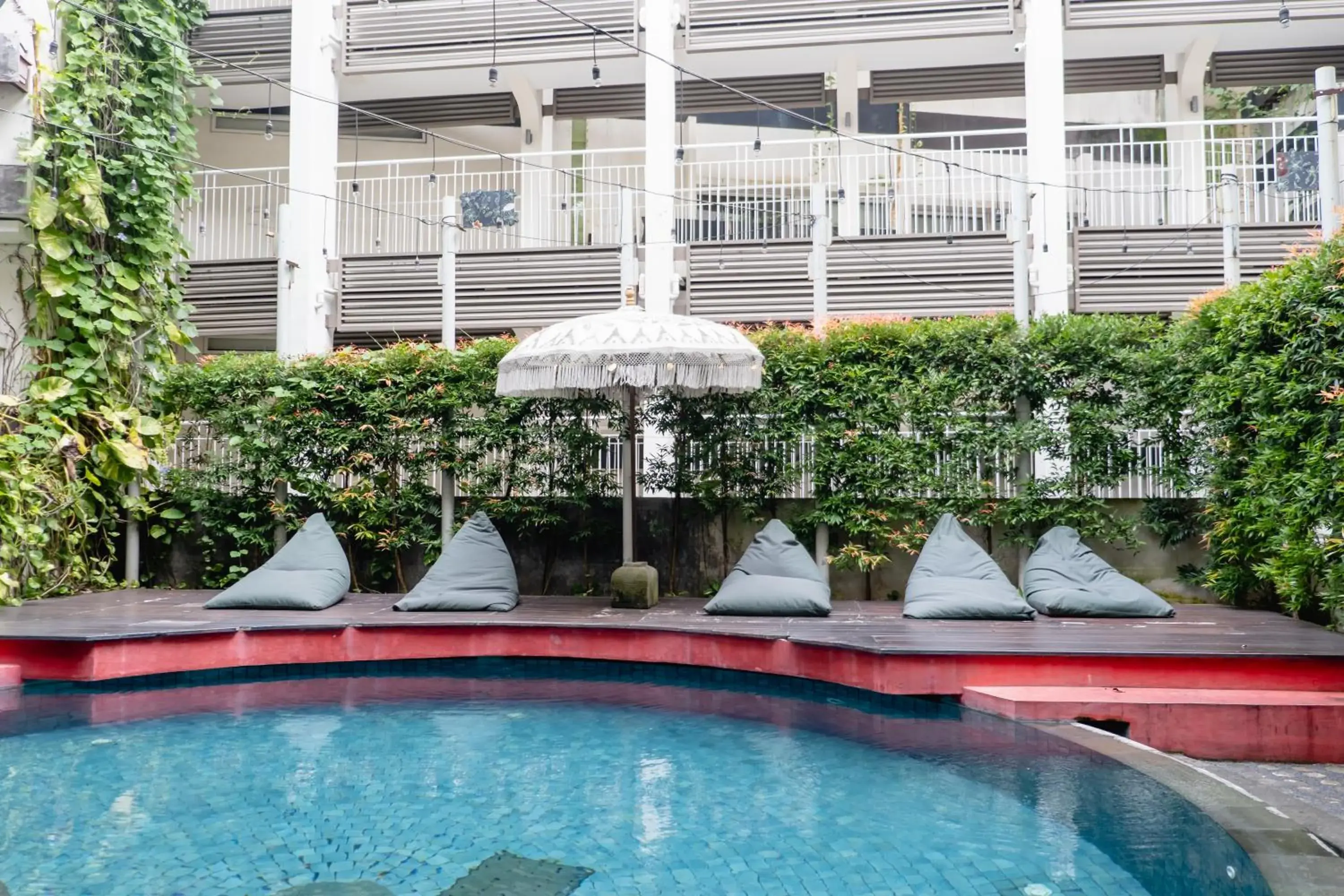 Swimming pool in Grandmas Plus Hotel Seminyak Swimming pool in Grandmas Plus Hotel Seminyak