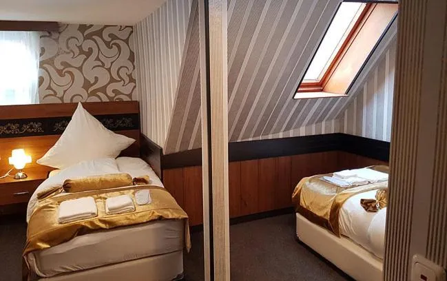 Photo of the whole room, Bed in Hotel im Anker