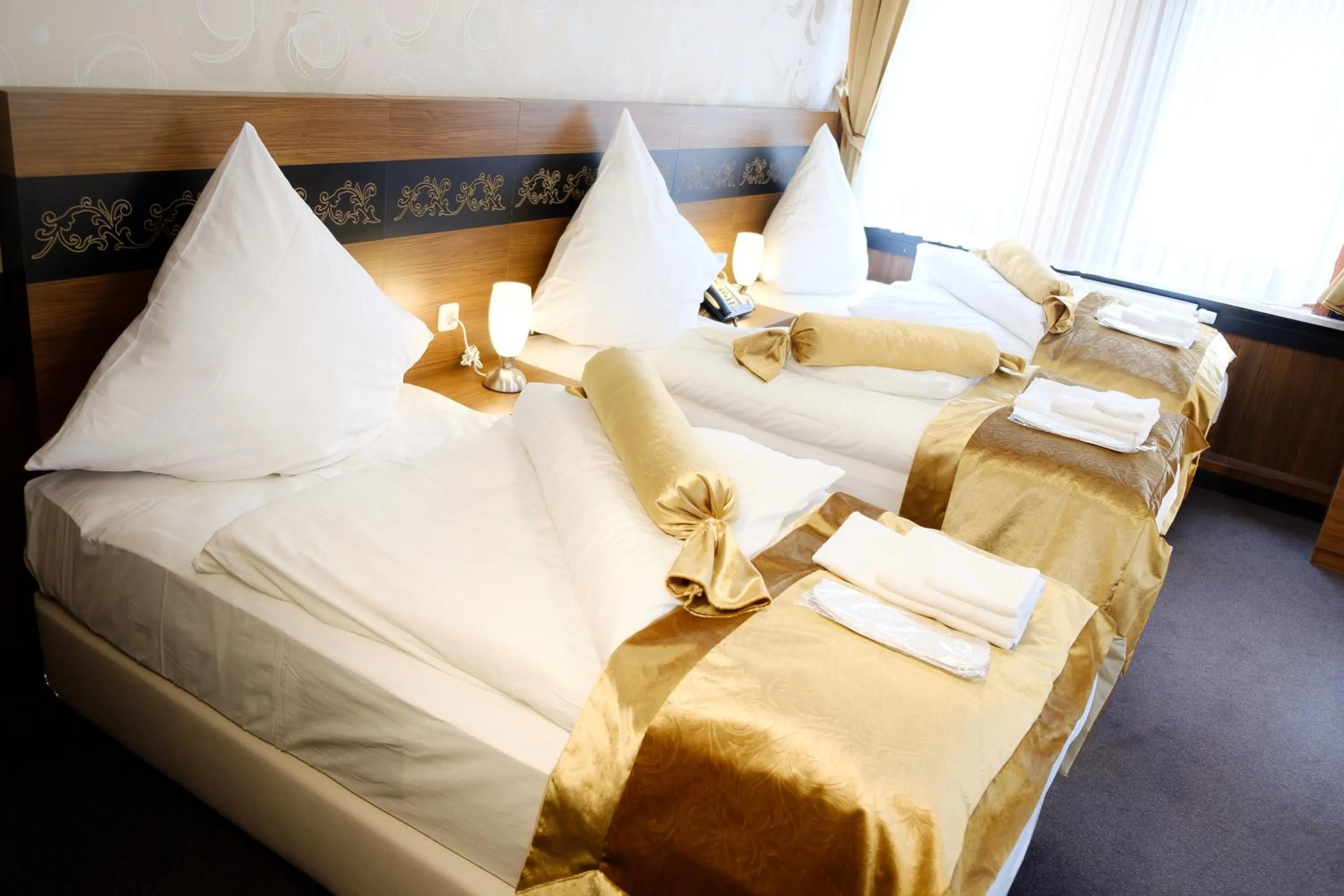 Photo of the whole room, Bed in Hotel im Anker