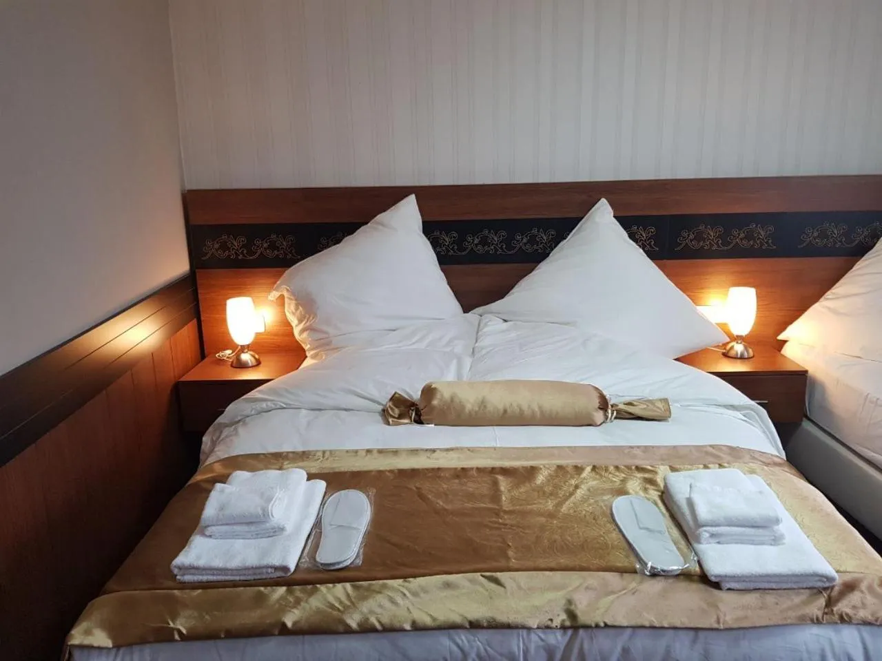 Photo of the whole room, Bed in Hotel im Anker