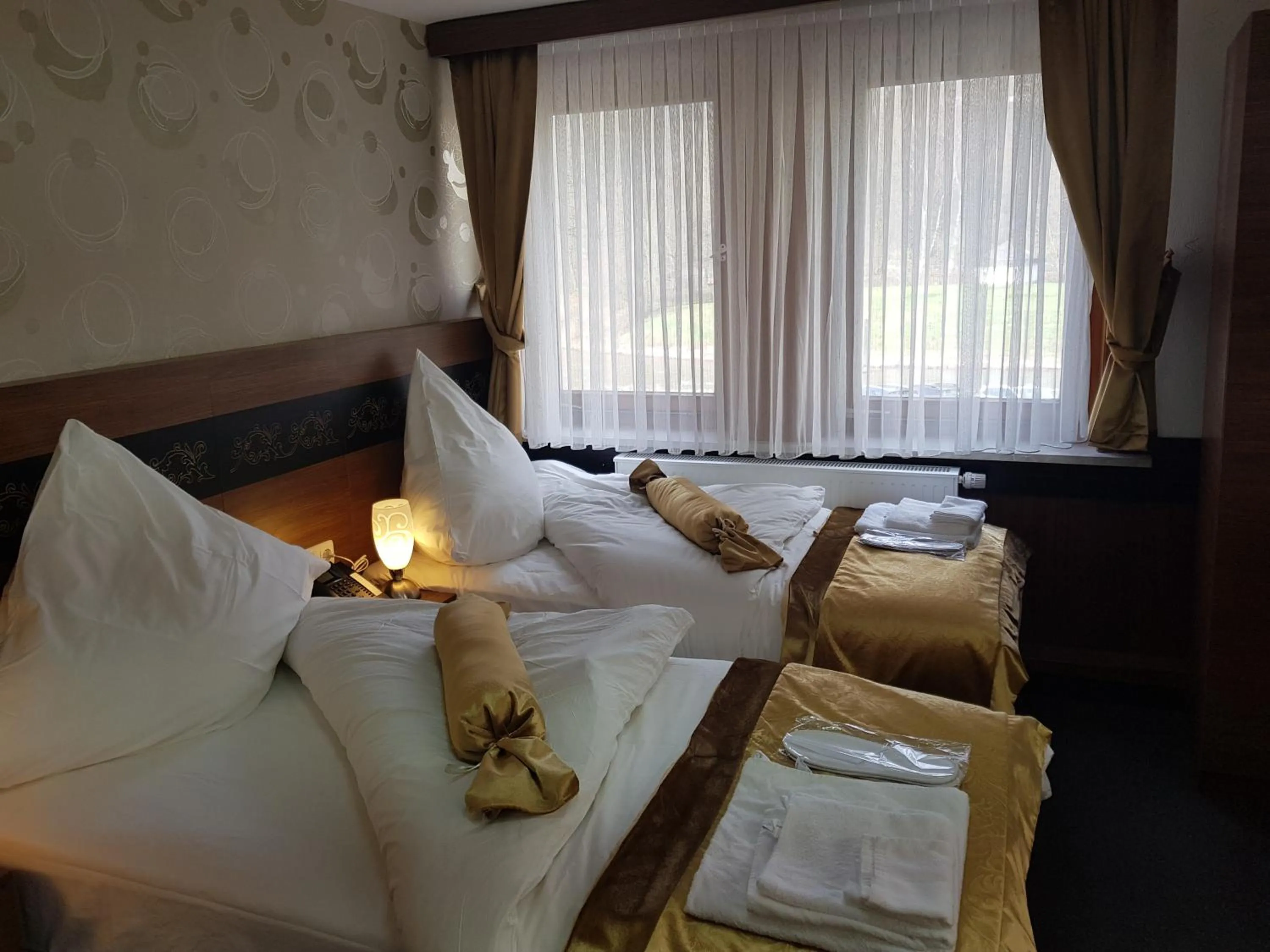 Photo of the whole room, Bed in Hotel im Anker