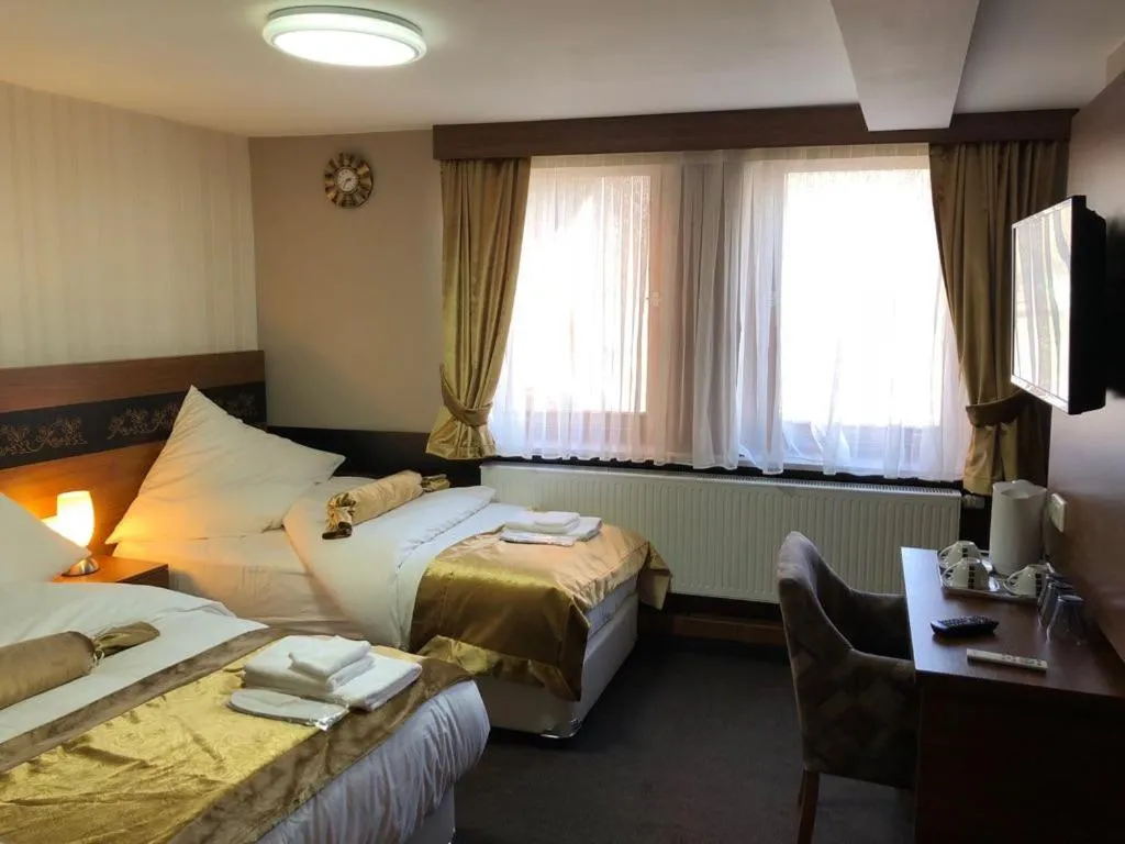 Photo of the whole room, Bed in Hotel im Anker