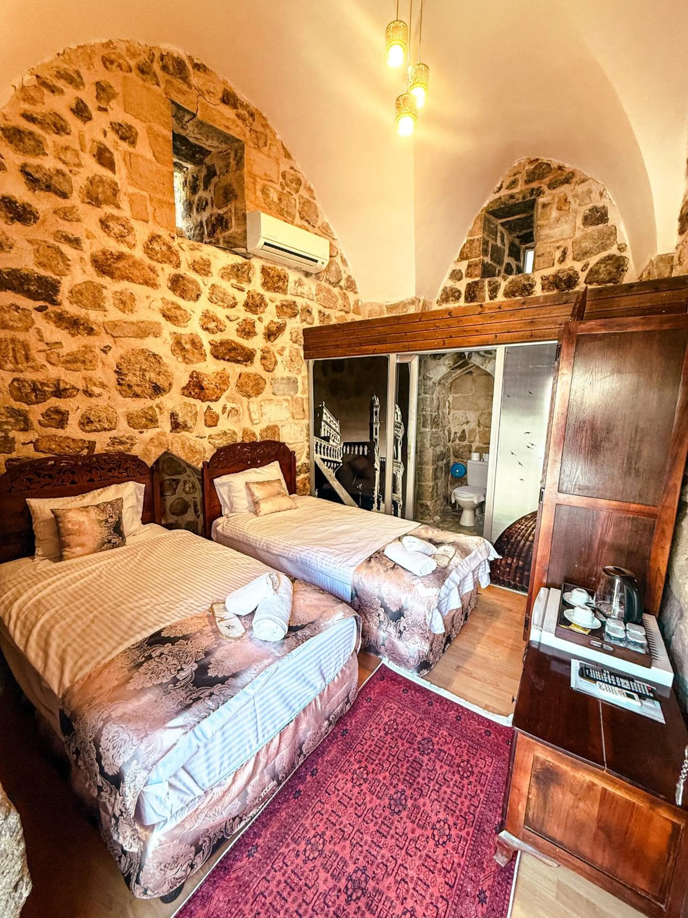 Photo of the whole room, Bed in Dara Konagı