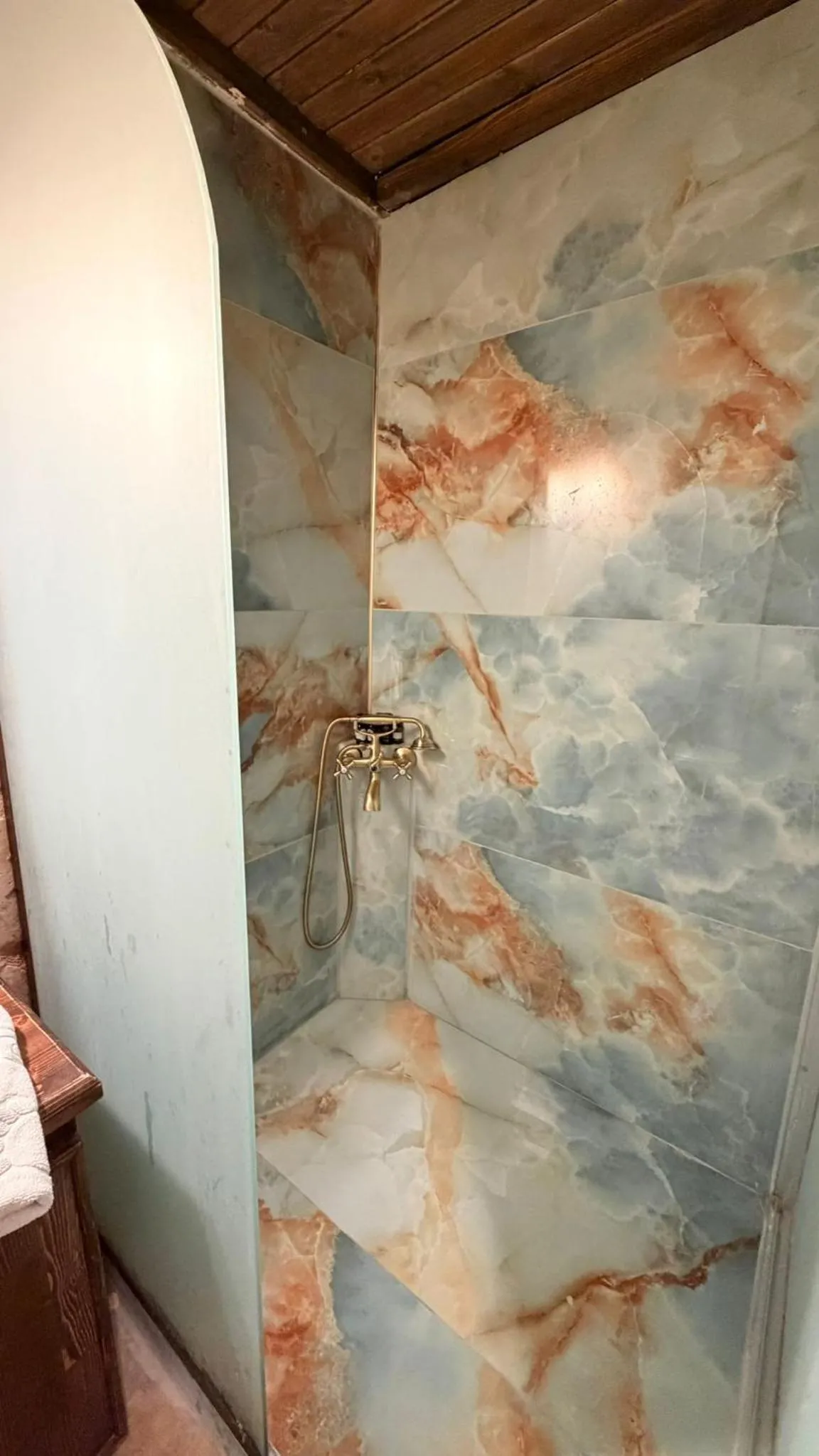 Bathroom in Dara Konagı