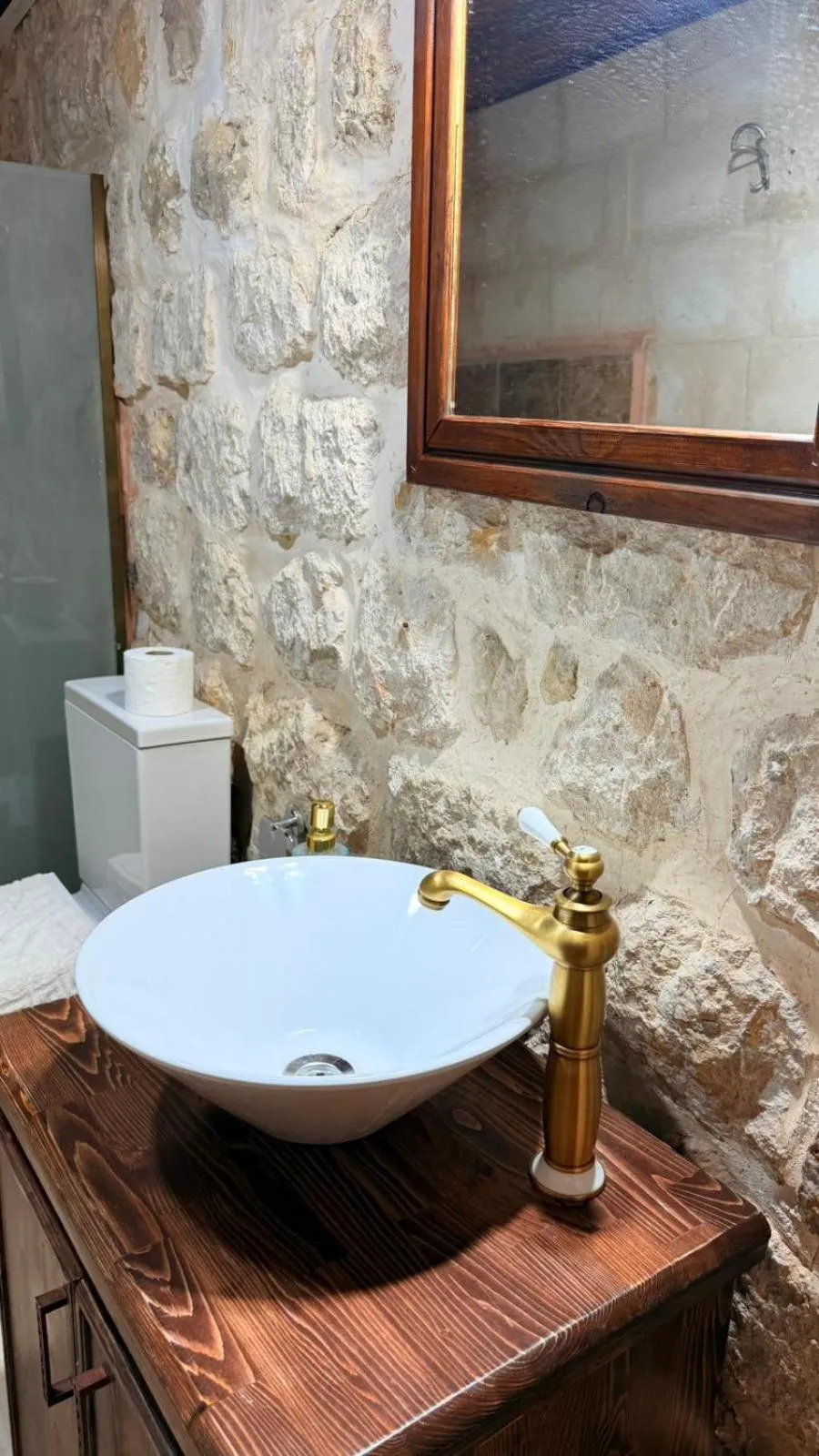 Bathroom in Dara Konagı