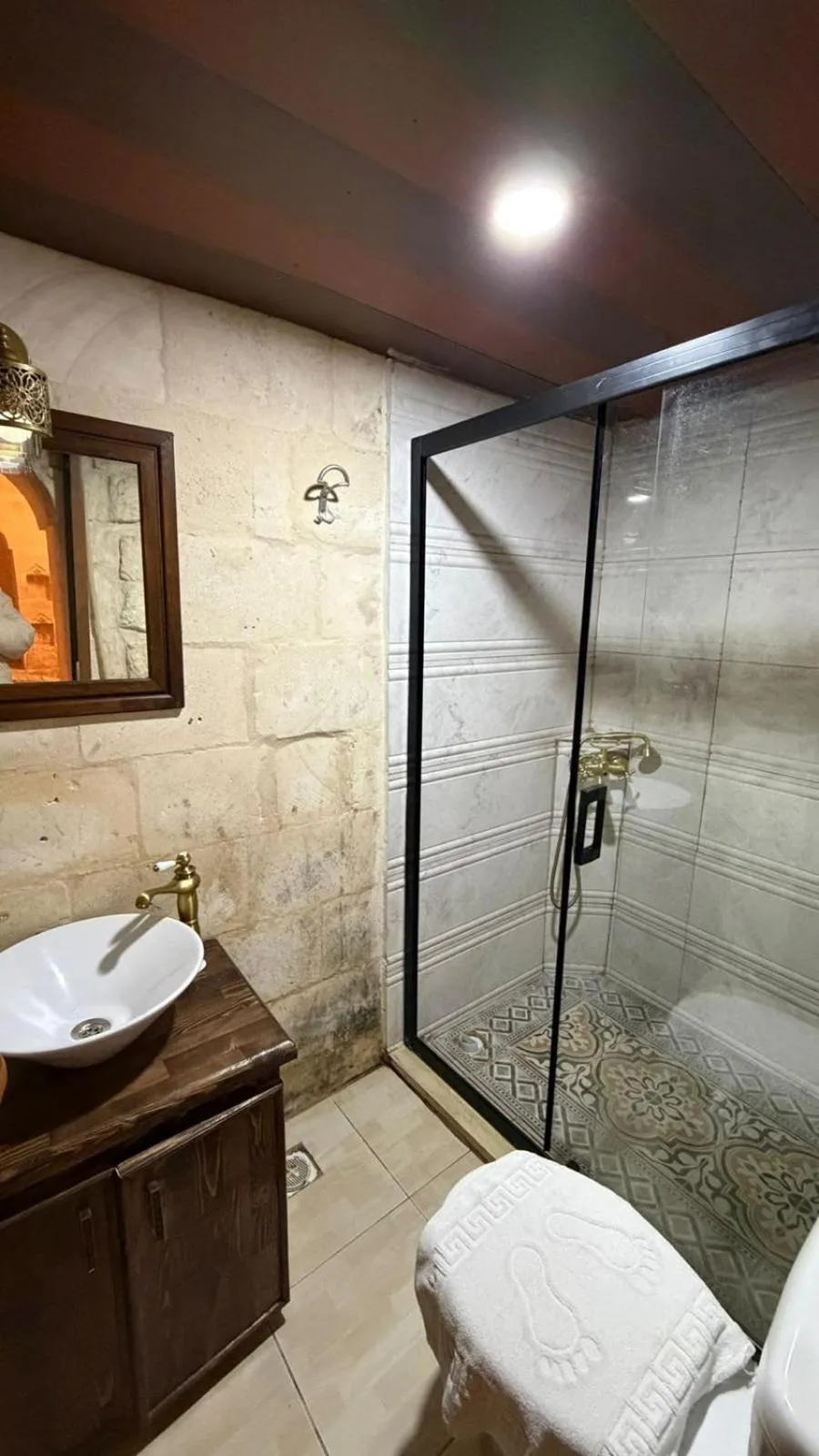 Bathroom in Dara Konagı