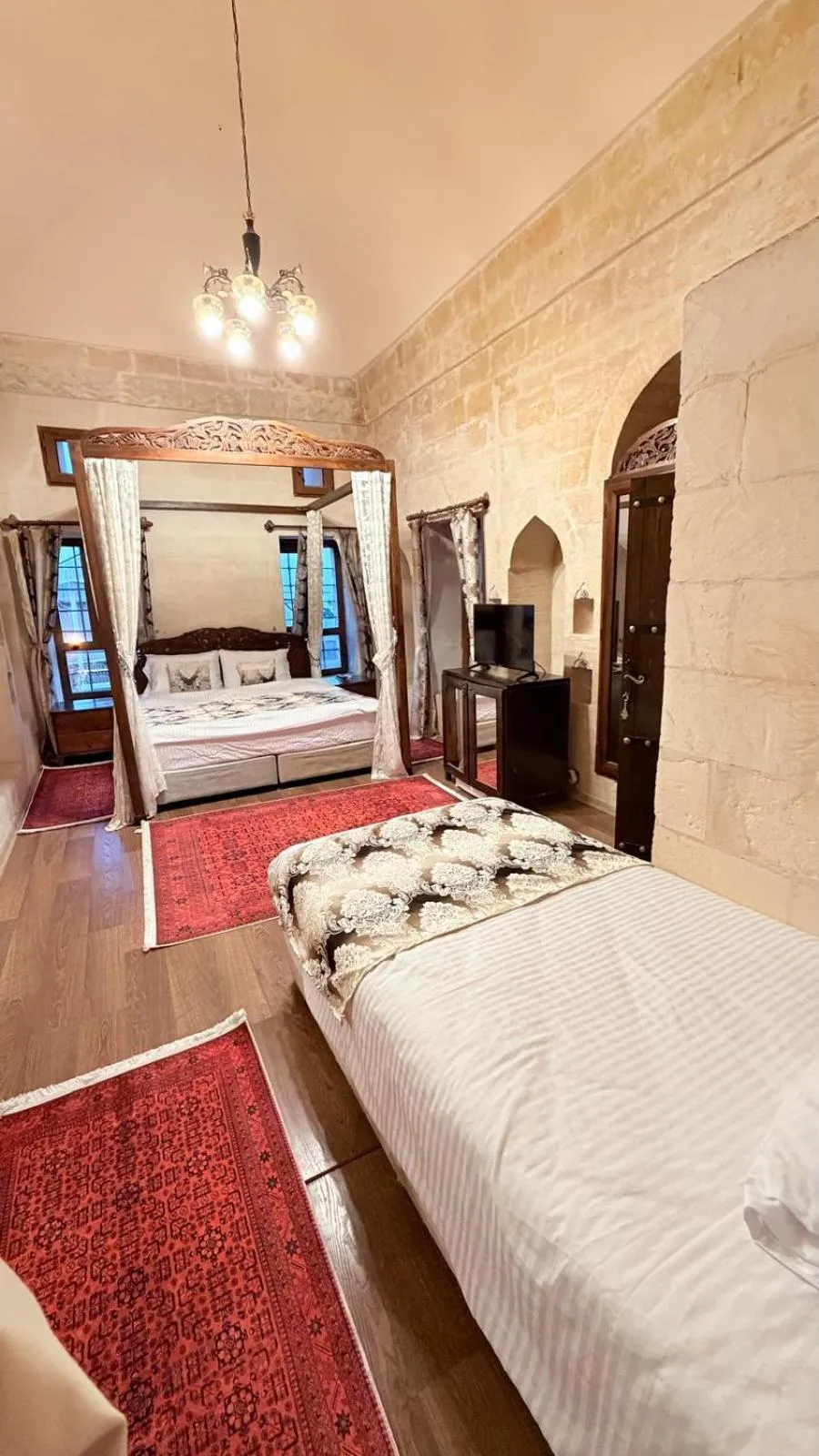 Photo of the whole room, Bed in Dara Konagı