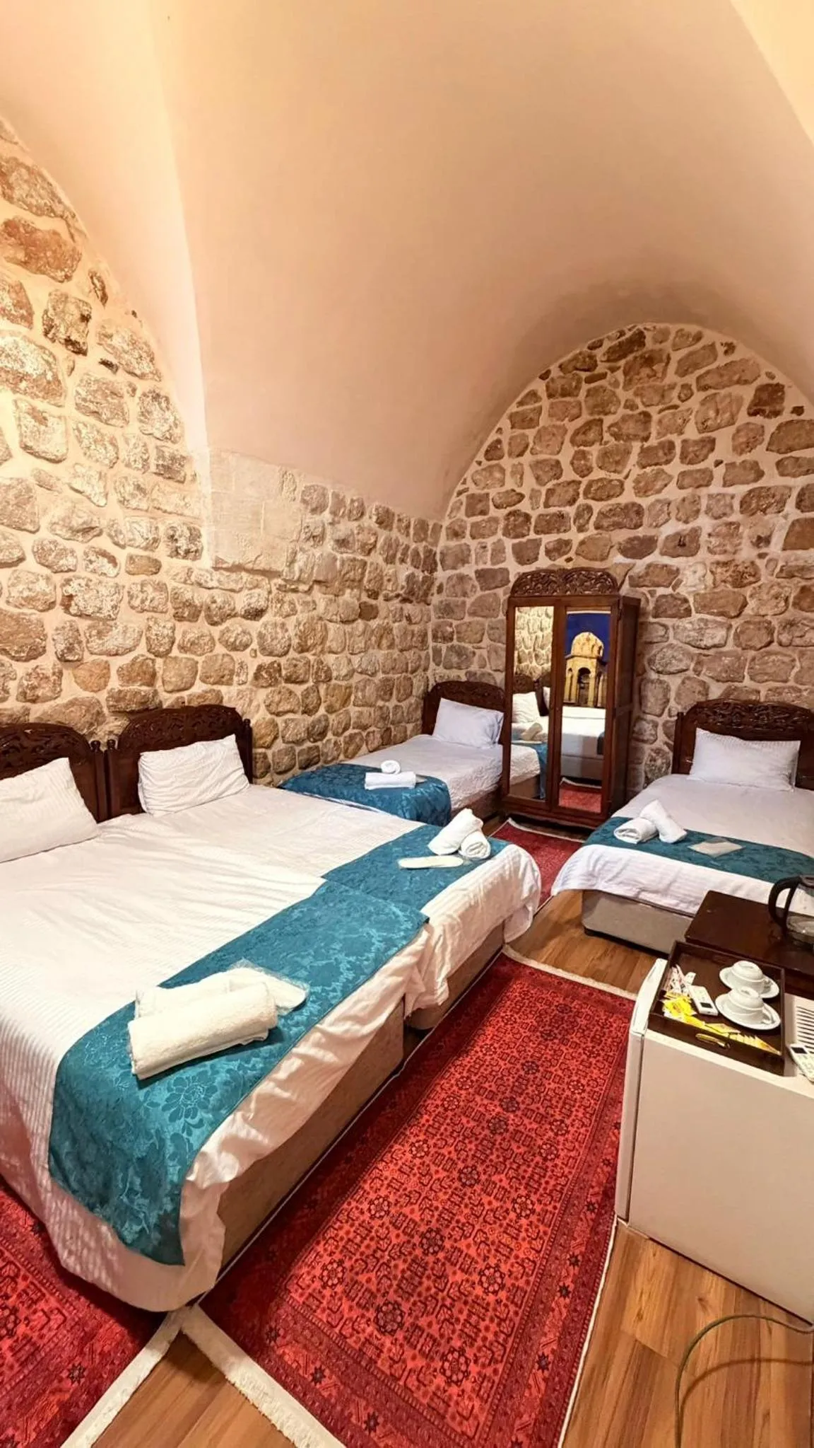 Photo of the whole room, Bed in Dara Konagı