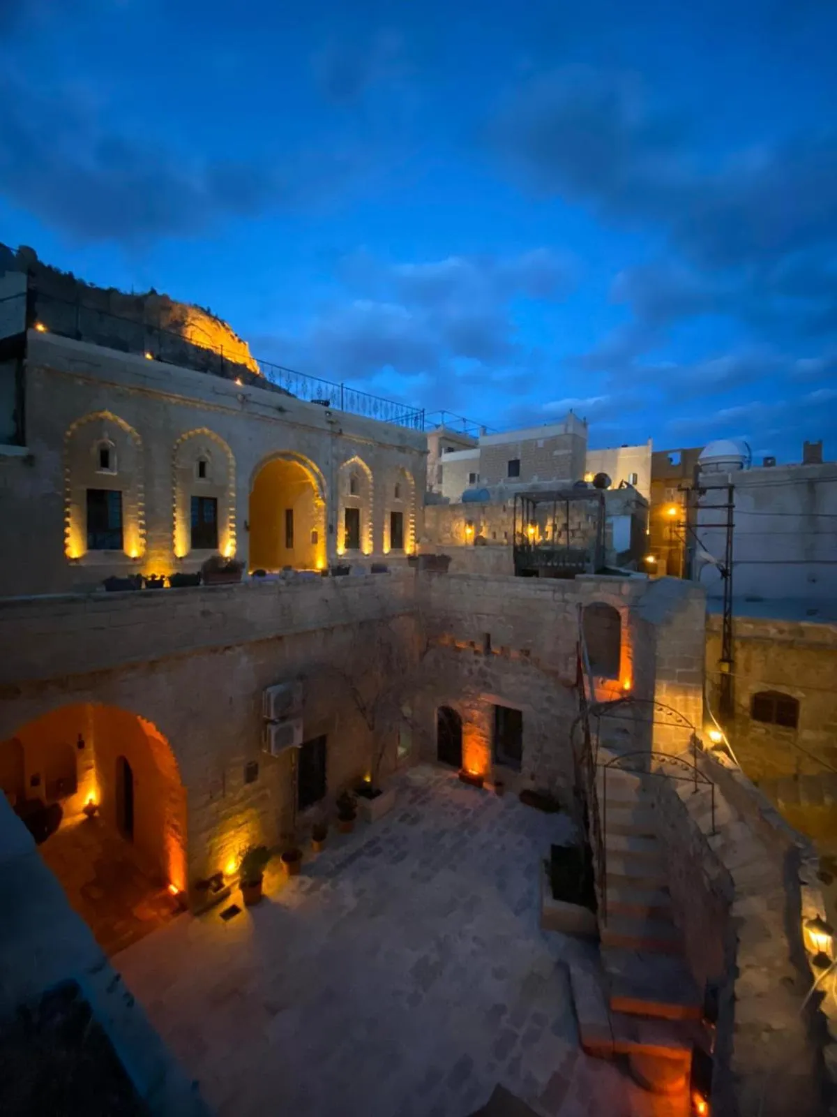 Property building in Dara Konagı