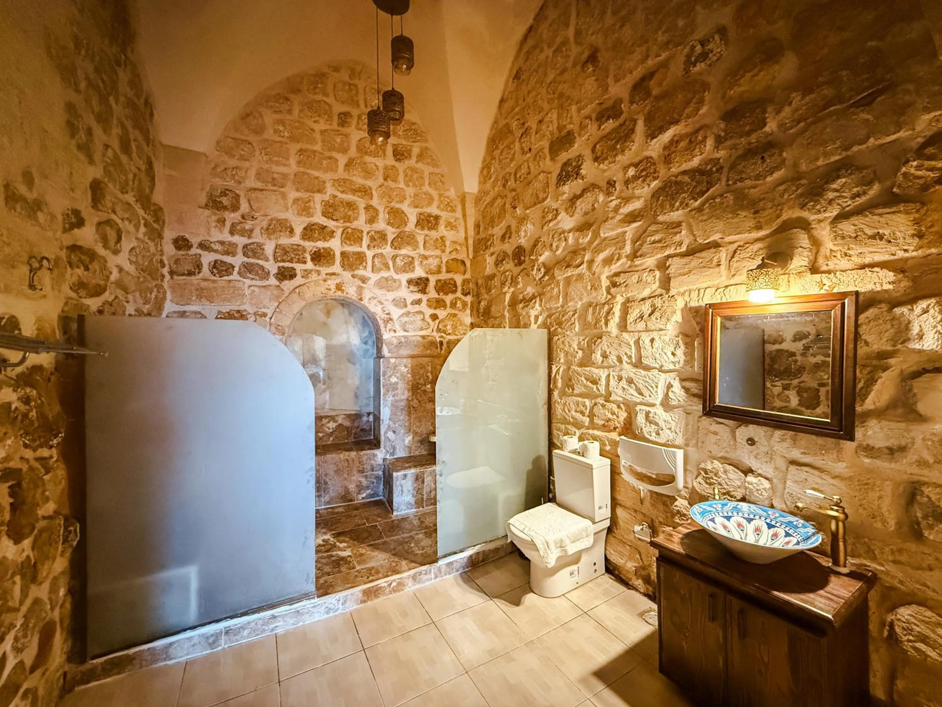 Bathroom in Dara Konagı